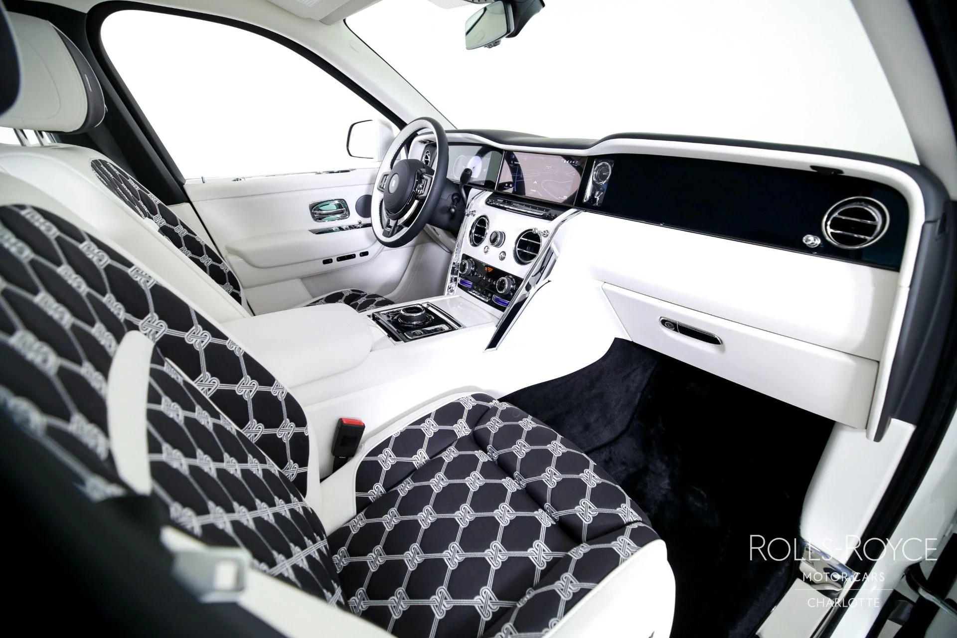 mph034_2158144787_Used_2026_Rolls_Royce_Cullinan_1769450617_0b2e1c3a37