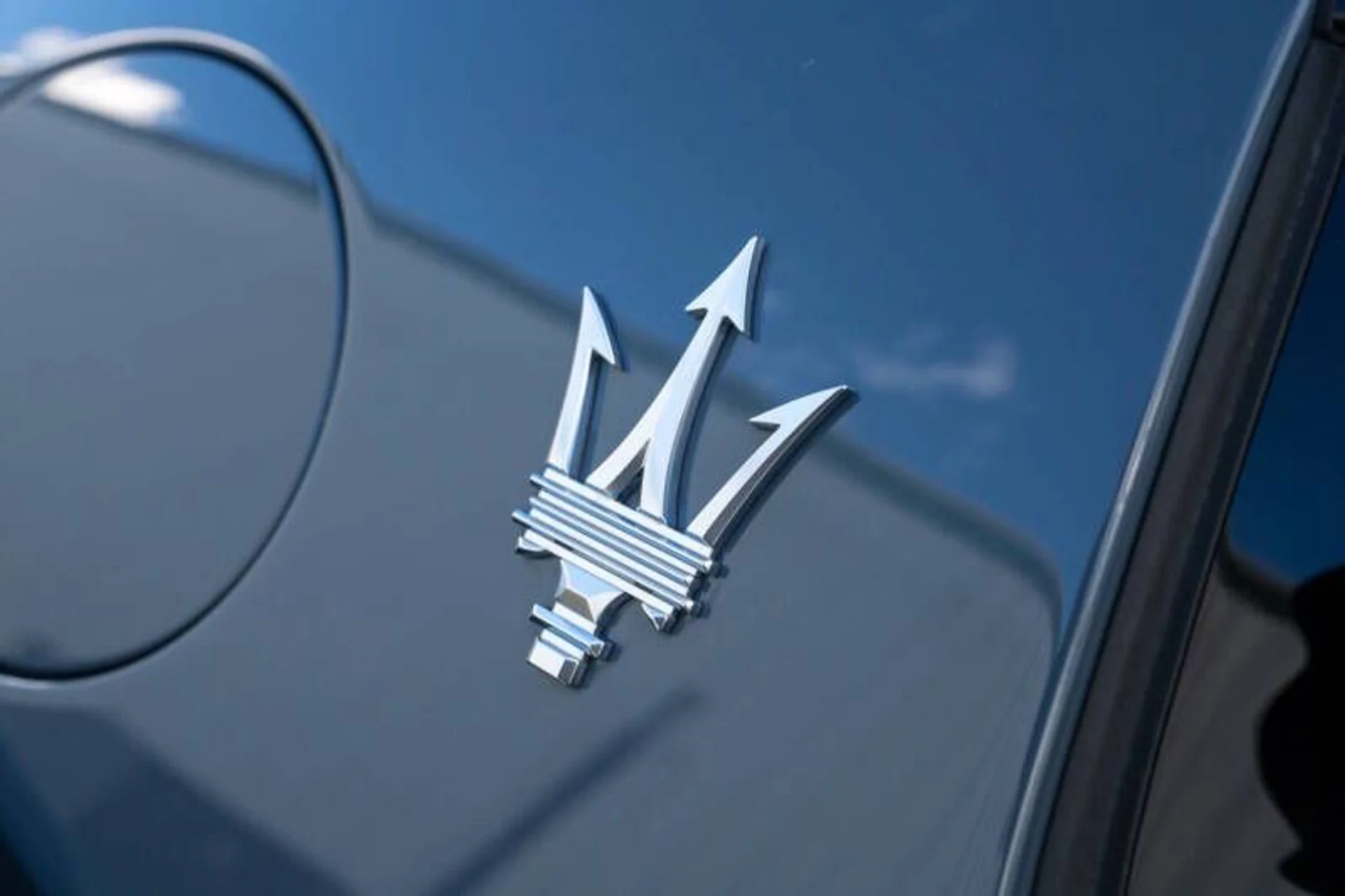 mph034_2159024014_2023_maserati_mc20_base_2dr_coupe_2d2c2e0573