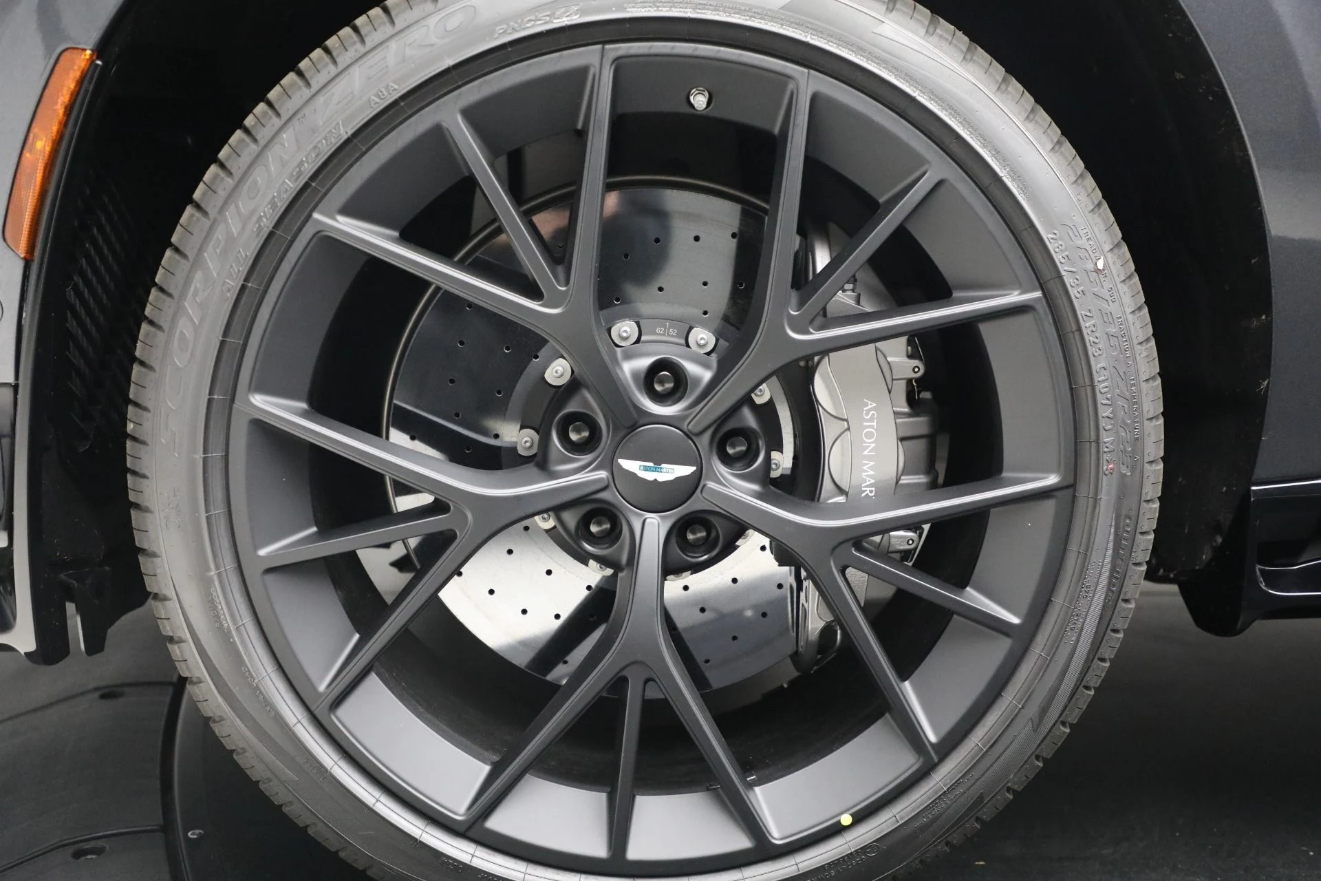 mph034_2159593234_New_2025_Aston_Martin_DBX_707_707_6c2499dd9b