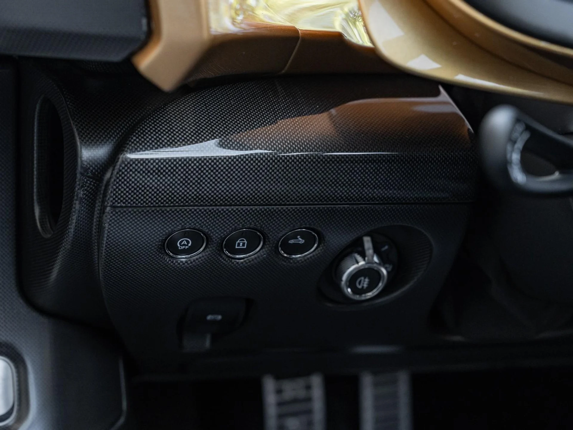 mph034_2176078832_Used_2021_Mc_Laren_ELVA_xp2_1713391580_fa398dd5d0