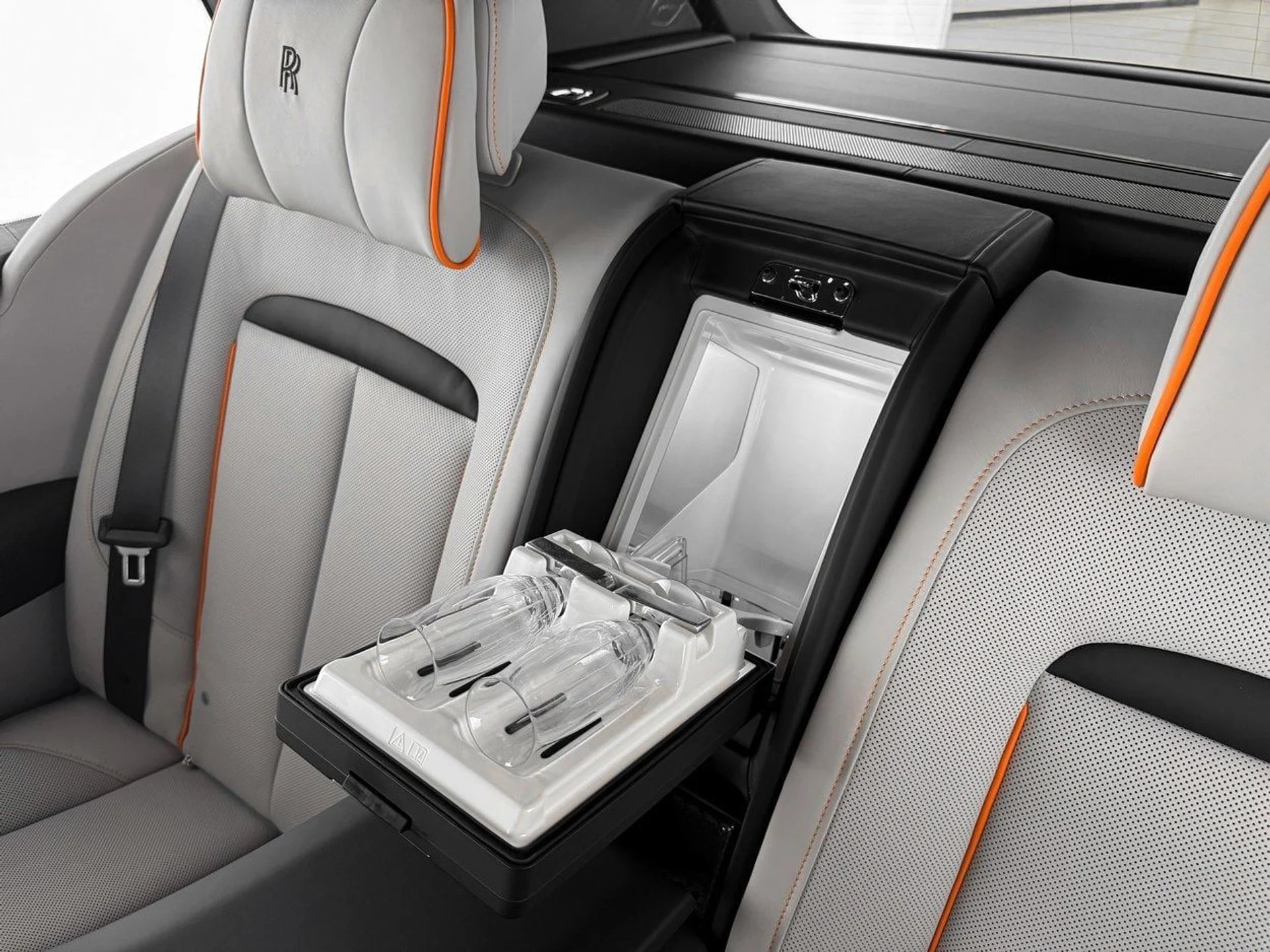 mph034_2177224873_dcf025acad264eca52e52bdf3d423f65x_61fc0ca4af