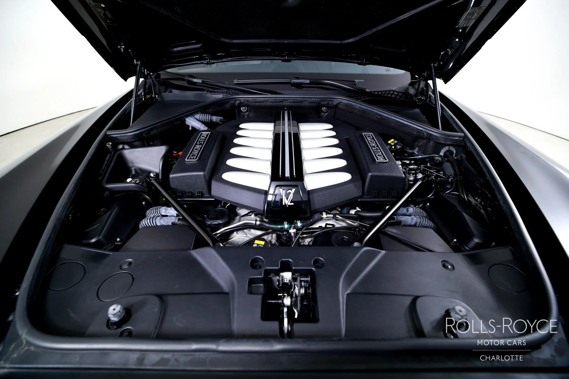 mph034_2177903069_Used_2015_Rolls_Royce_Ghost_1769450770_2e7167fb44