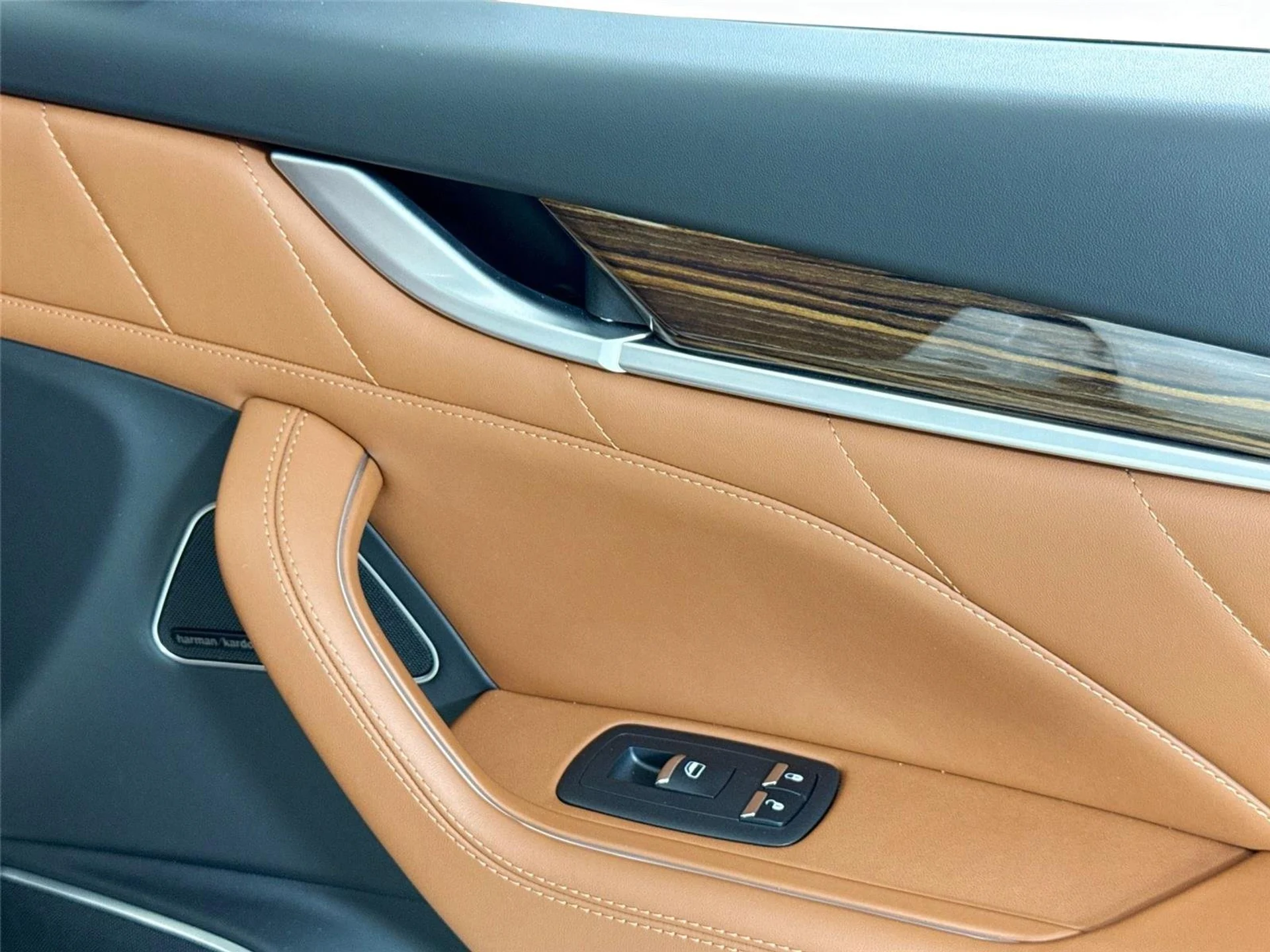 mph034_2178489272_c496524dc9001decdf0811464a7e6803_4b45b82106