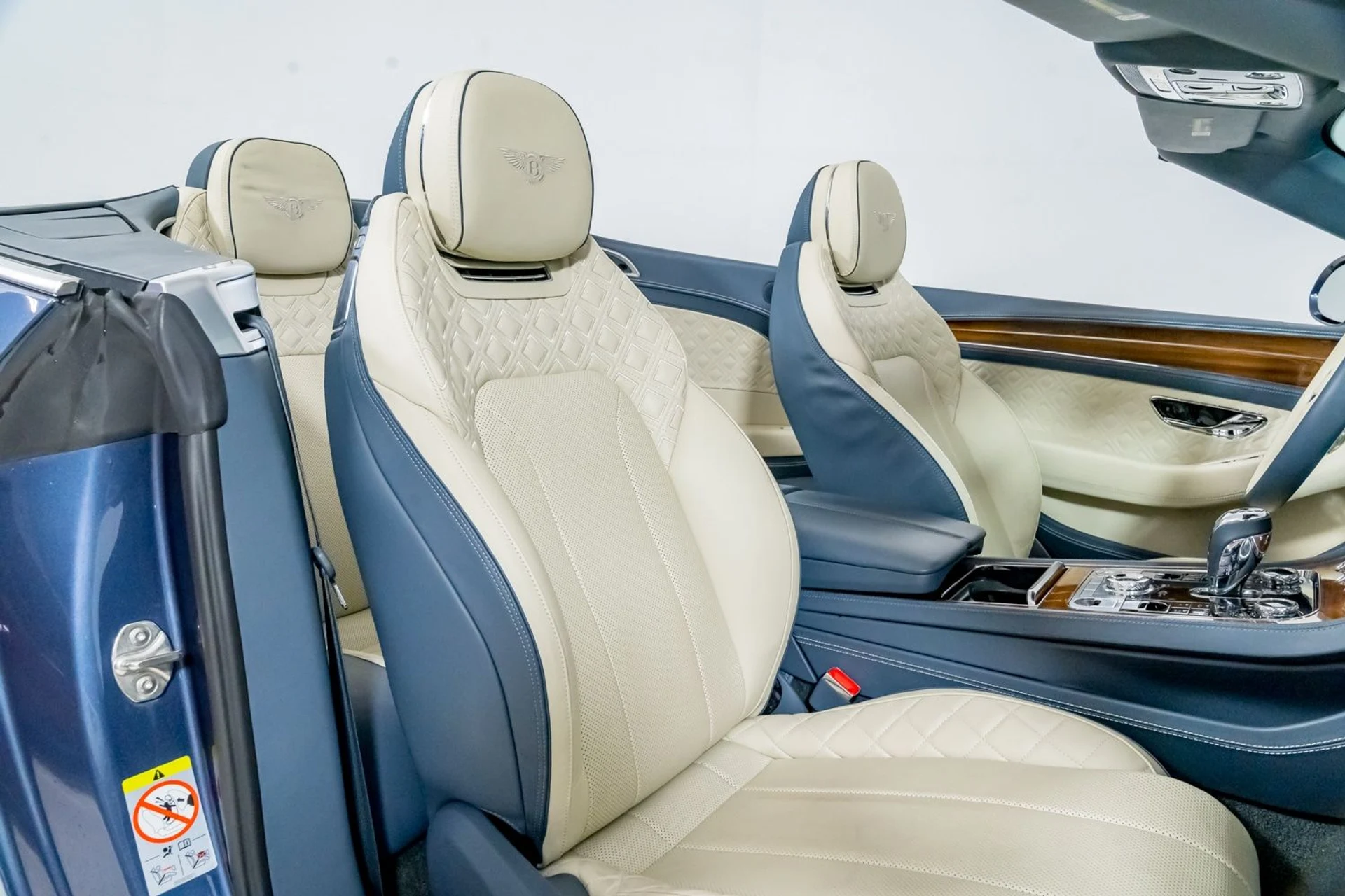 mph034_2196599684_e11f9e4fbcd440c8a180cf8b1c2e639a_5d5d993209