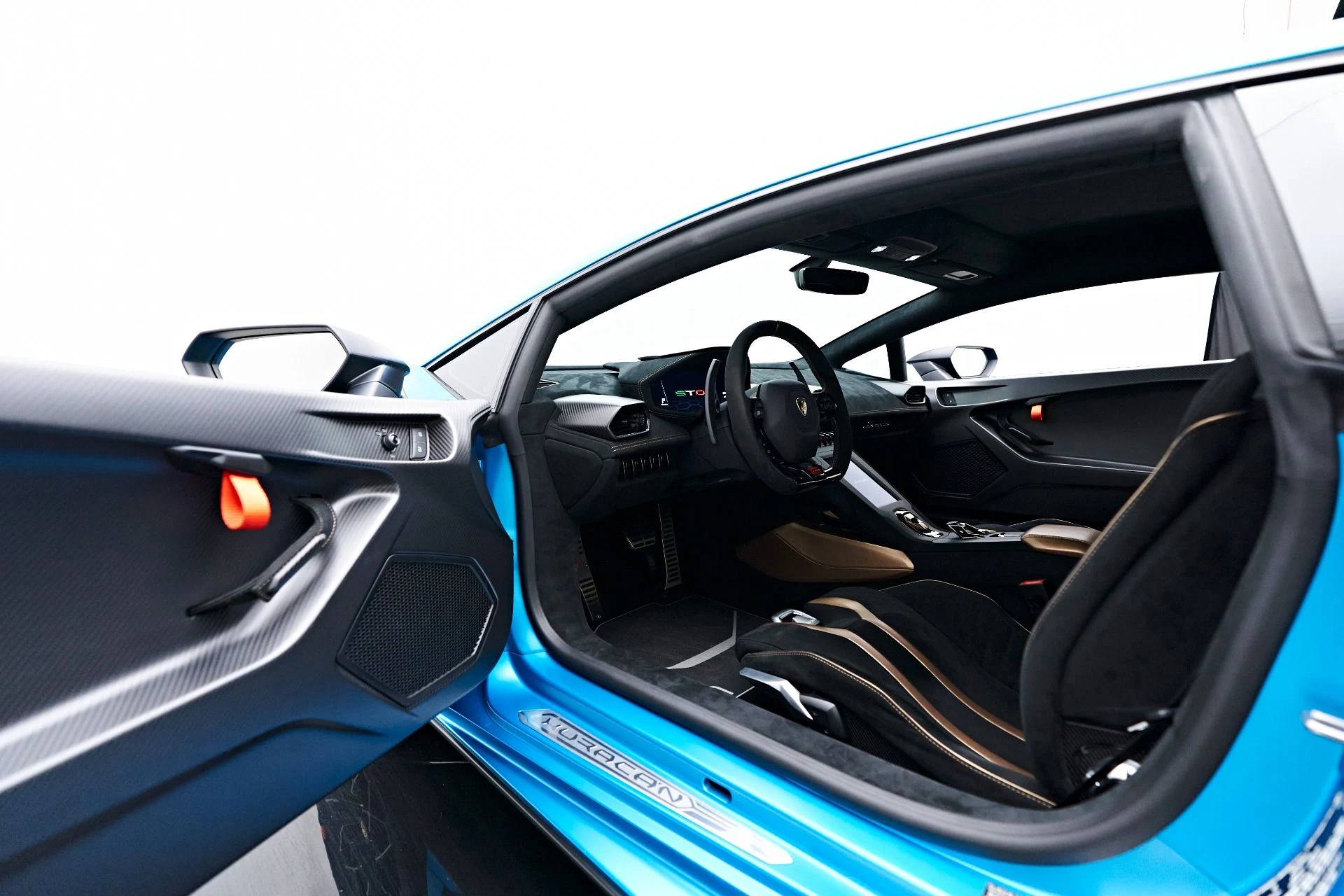 mph034_2211256916_Used_2022_Lamborghini_Huracan_STO_Base_1732754503_b7edf4393d