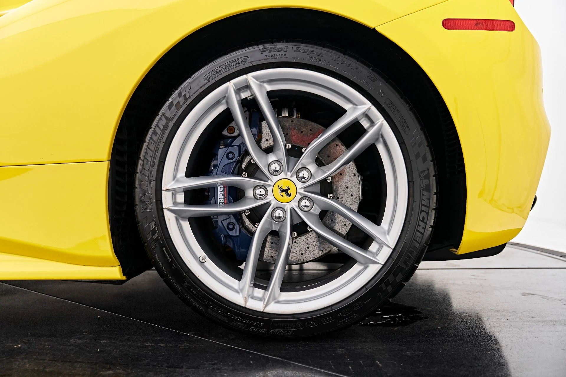 mph034_221265765_Used_2017_Ferrari_488_GTB_Base_1791401196_f8dbd11a61
