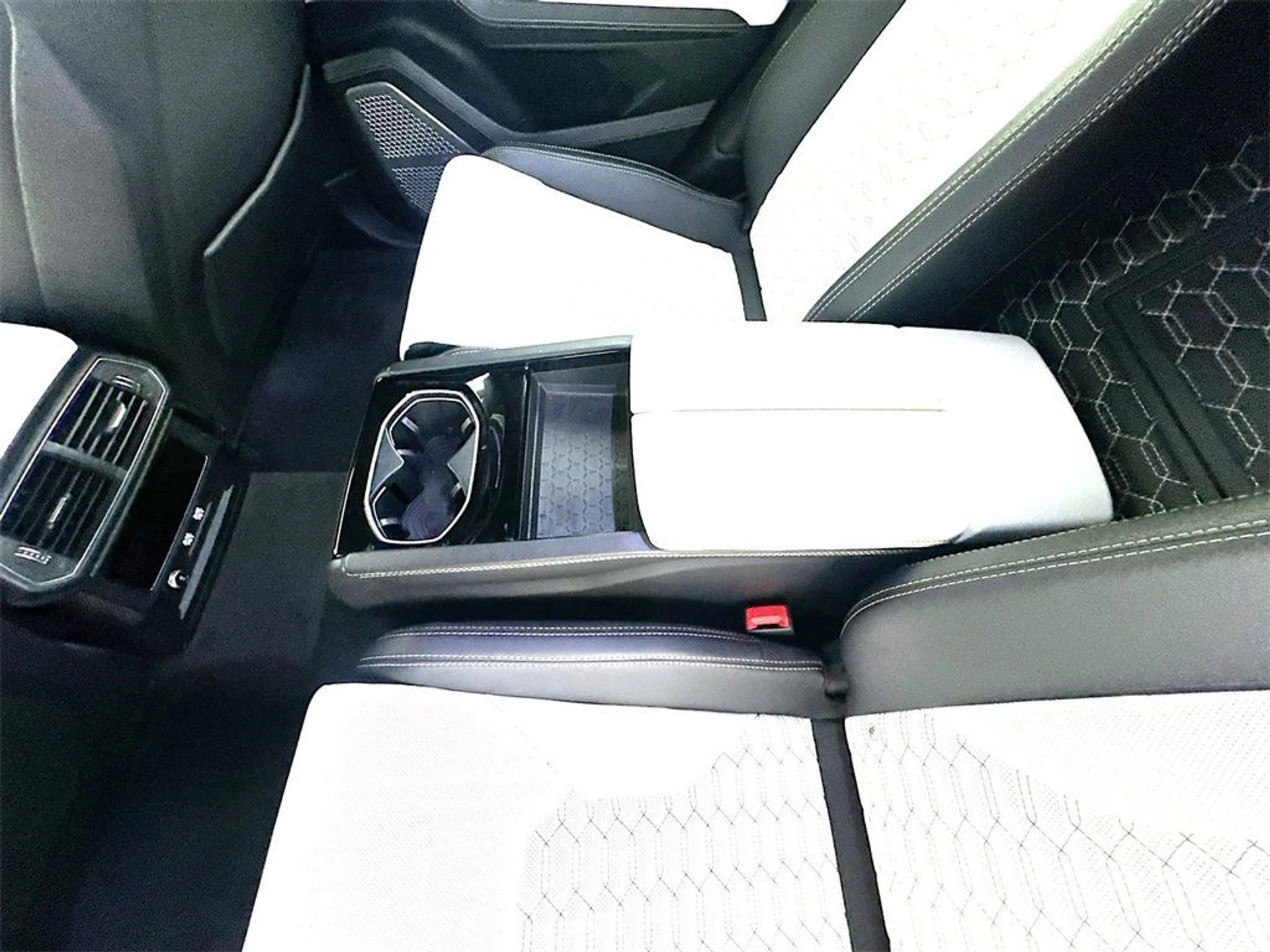 mph034_22285309_ea3dc6f0e45e8aa6f5da6b391a1b881d_79735585a7