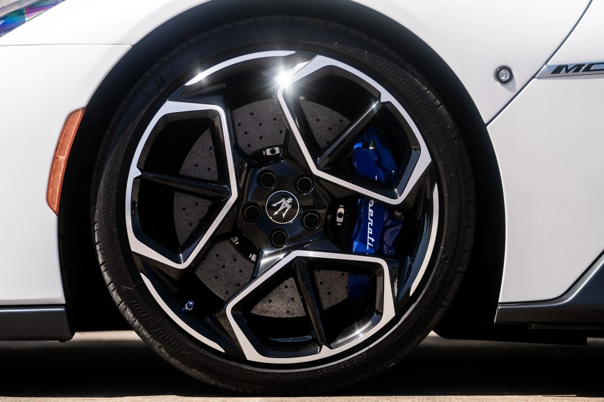mph034_2228897564_Used_2022_Maserati_MC_20_1759174720_3e523e2975