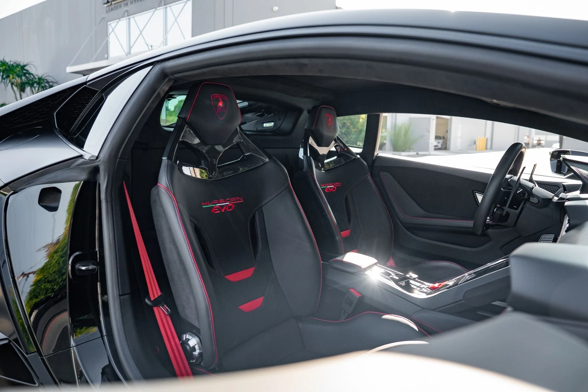 mph034_2231751790_Used_2022_Lamborghini_Huracan_EVO_1762801521_db52d55d1c