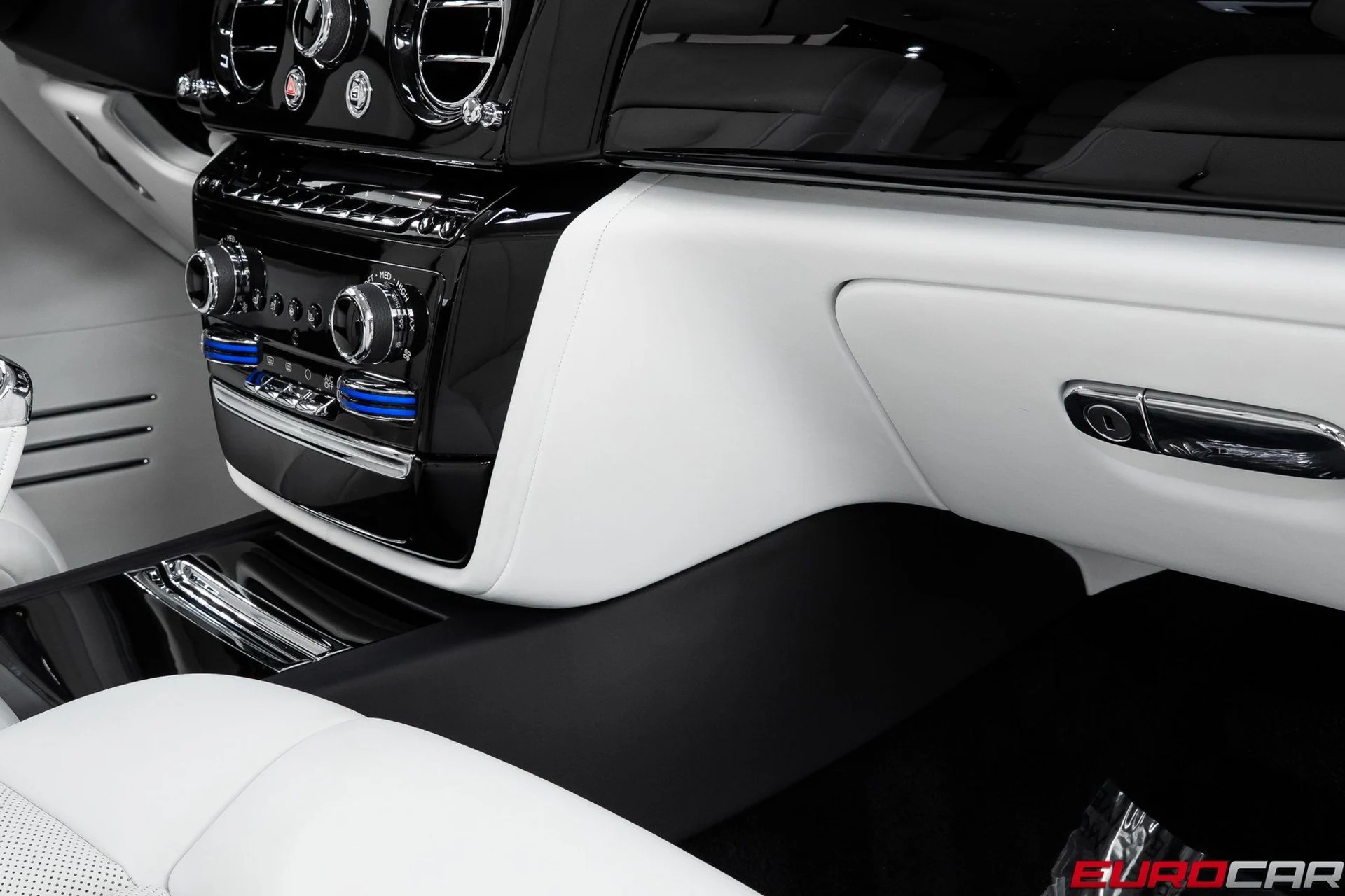 mph034_2232848088_image_35_468d81fd09