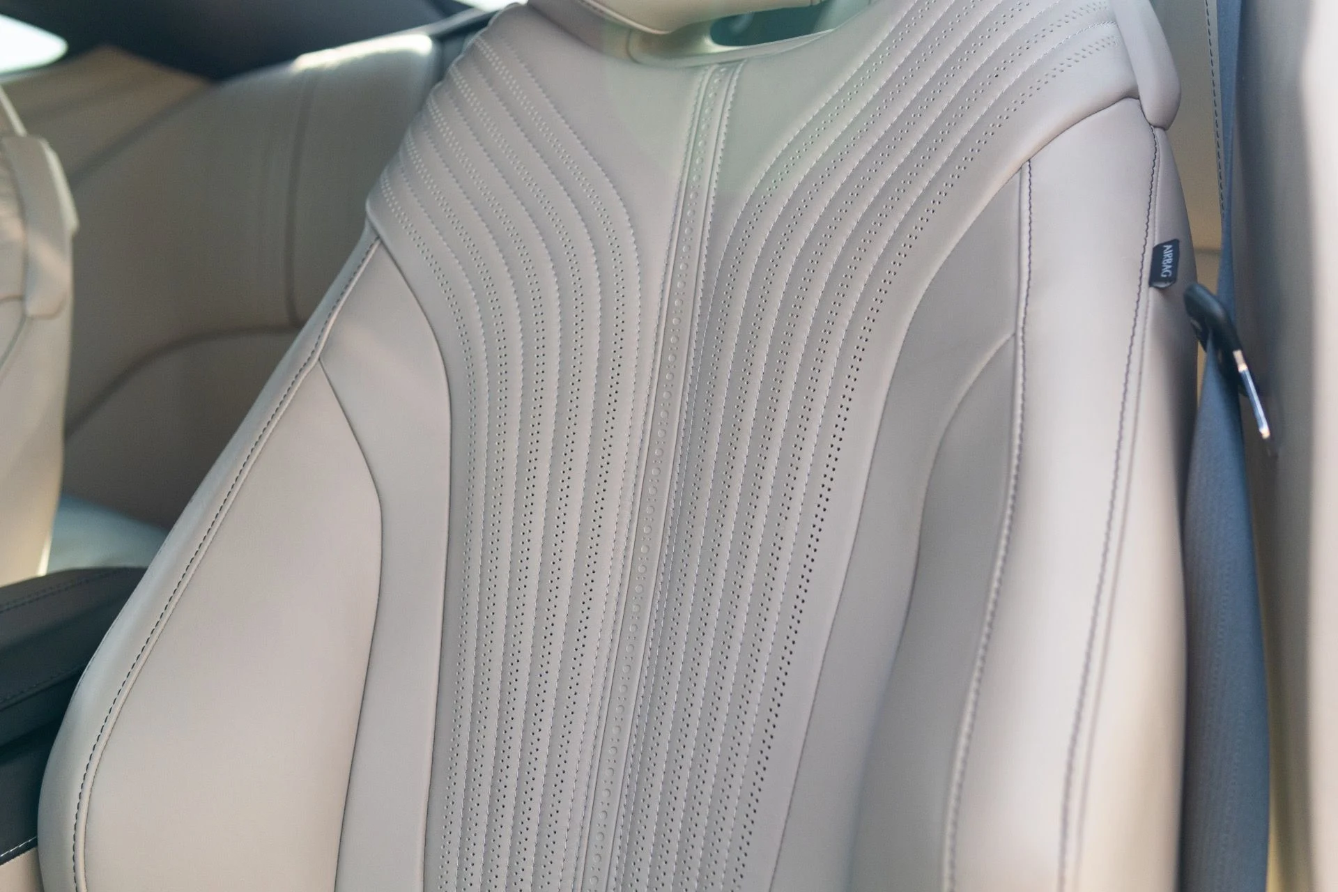 mph034_223339598_Used_2023_Aston_Martin_DB_11_V8_1765580220_5a327f07f1