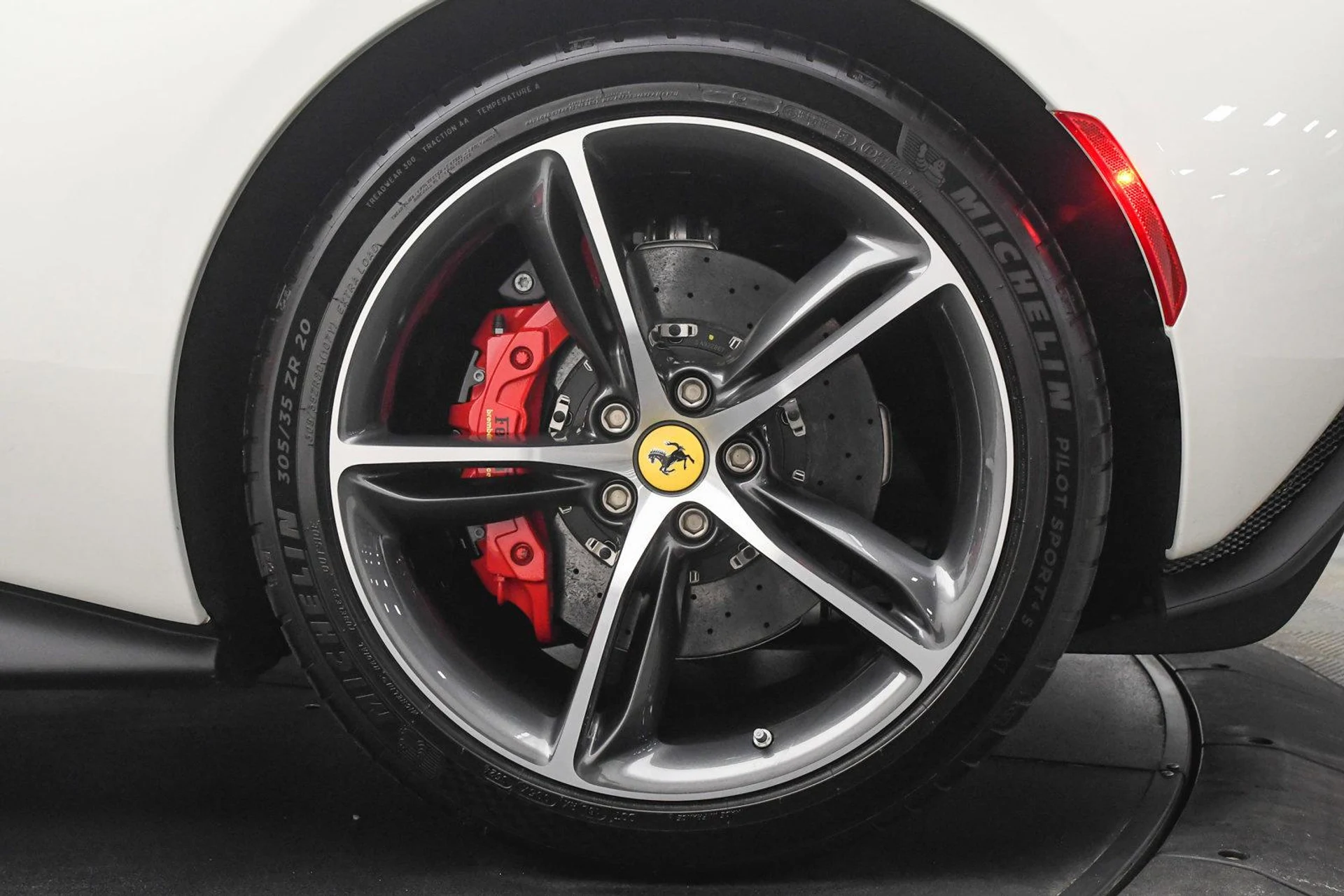 mph034_2233633330_Used_2024_Ferrari_296_GTS_in_Bianco_Avus_1740819855_6559634664