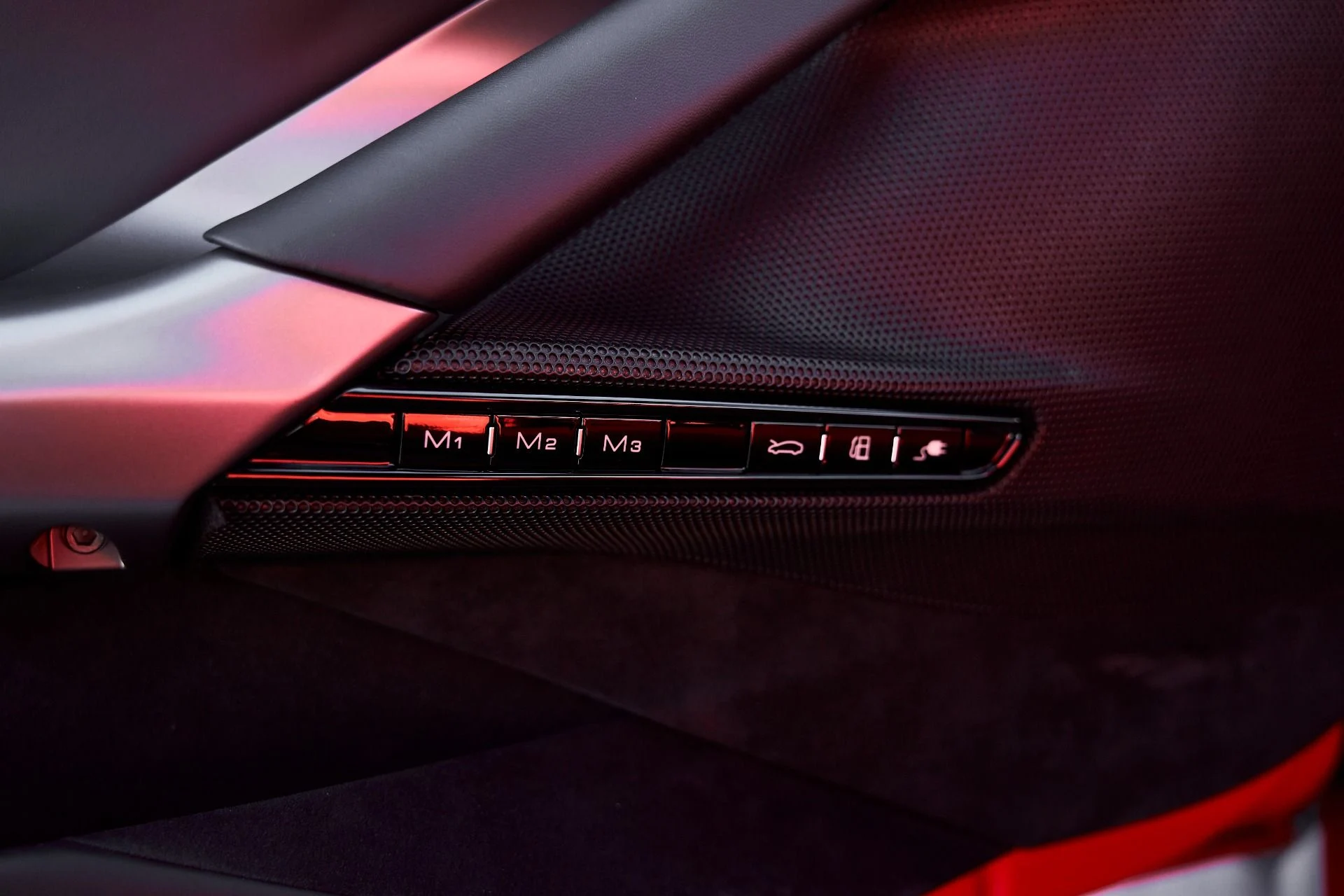 mph034_2236074956_Used_2023_Ferrari_SF_90_Stradale_Base_1772766250_281304e66a