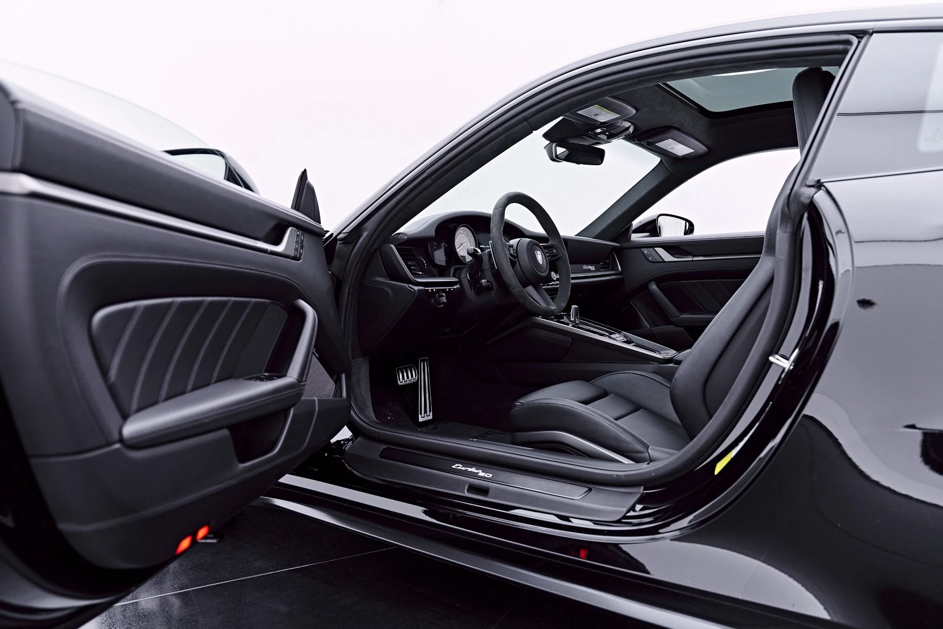 mph034_2237590393_Used_2025_Porsche_911_Turbo_1782870250_5087415810