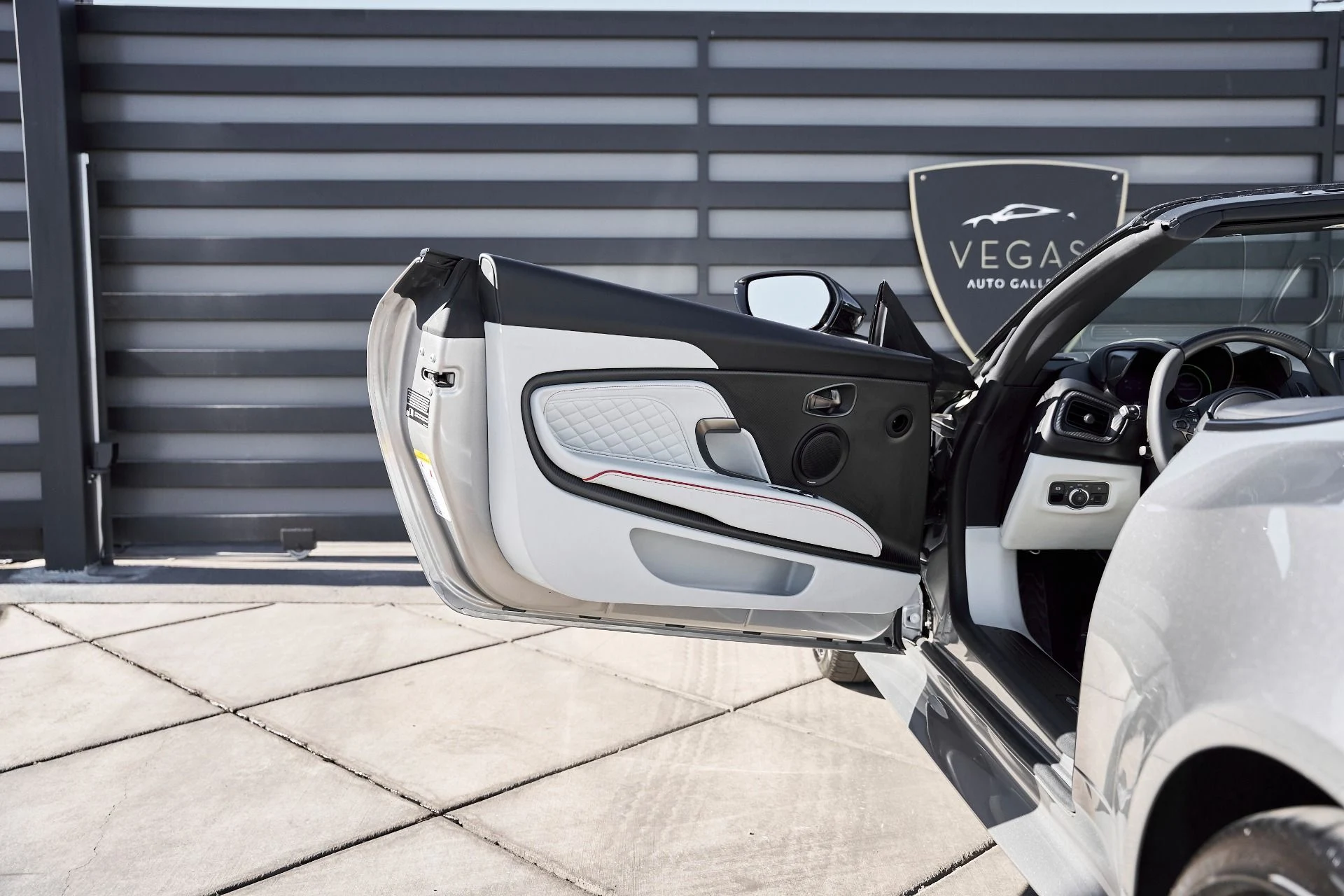 mph034_2253013941_Used_2023_Aston_Martin_DBS_Volante_1768876965_075911991d