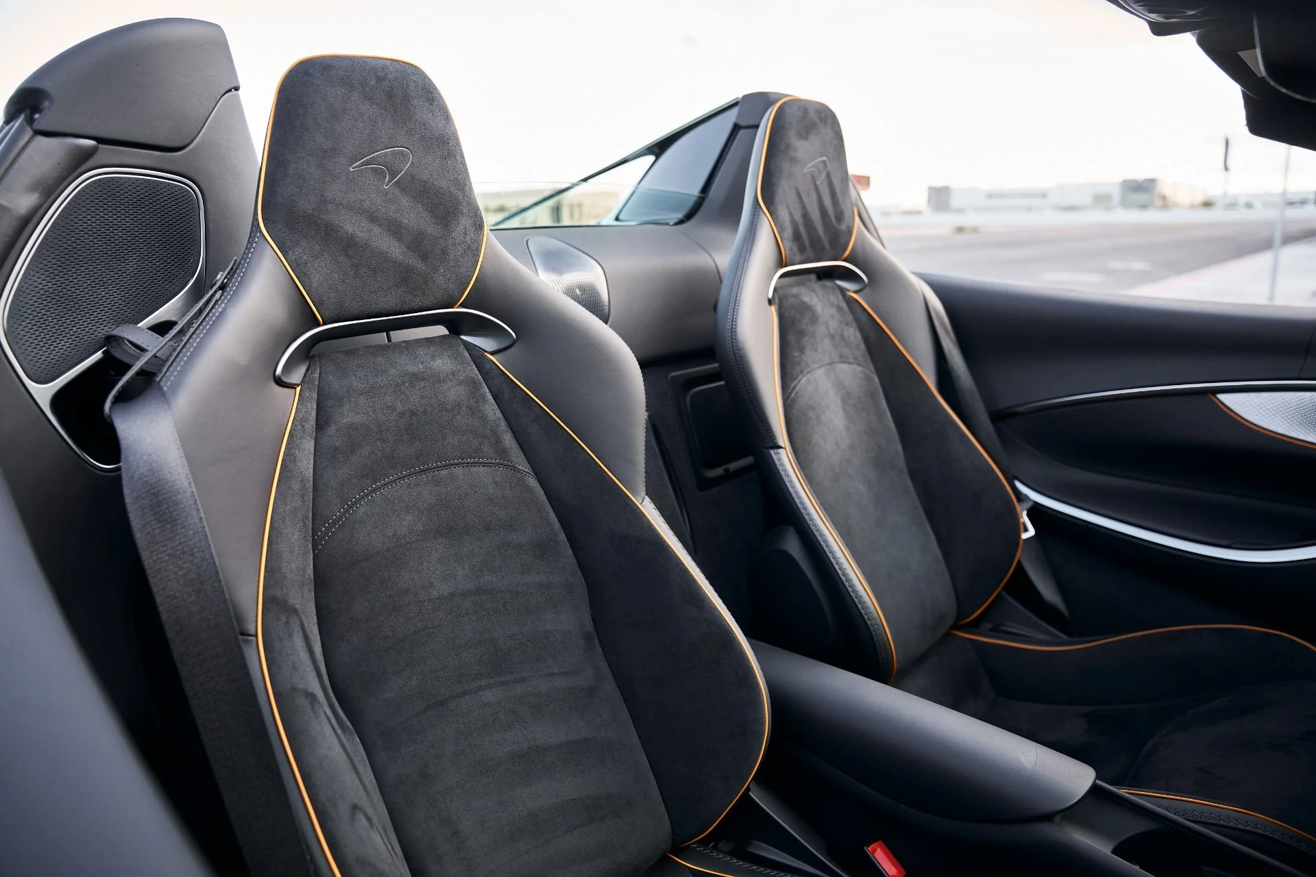 mph034_2259958663_Used_2025_Mc_Laren_Artura_1771382315_6d37f9837f