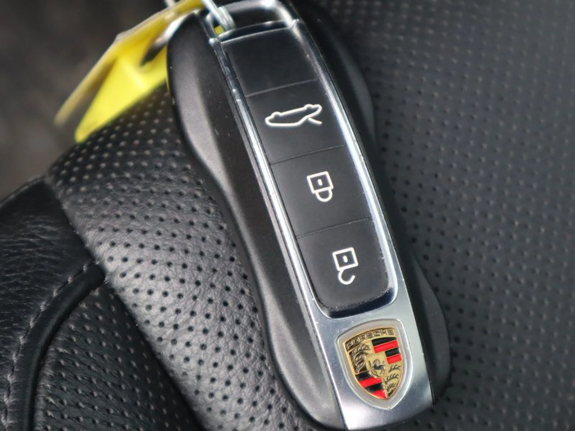 mph034_2260987026_37538979_09965_a43024750ff466ade0395dfe9f386803_e912939674