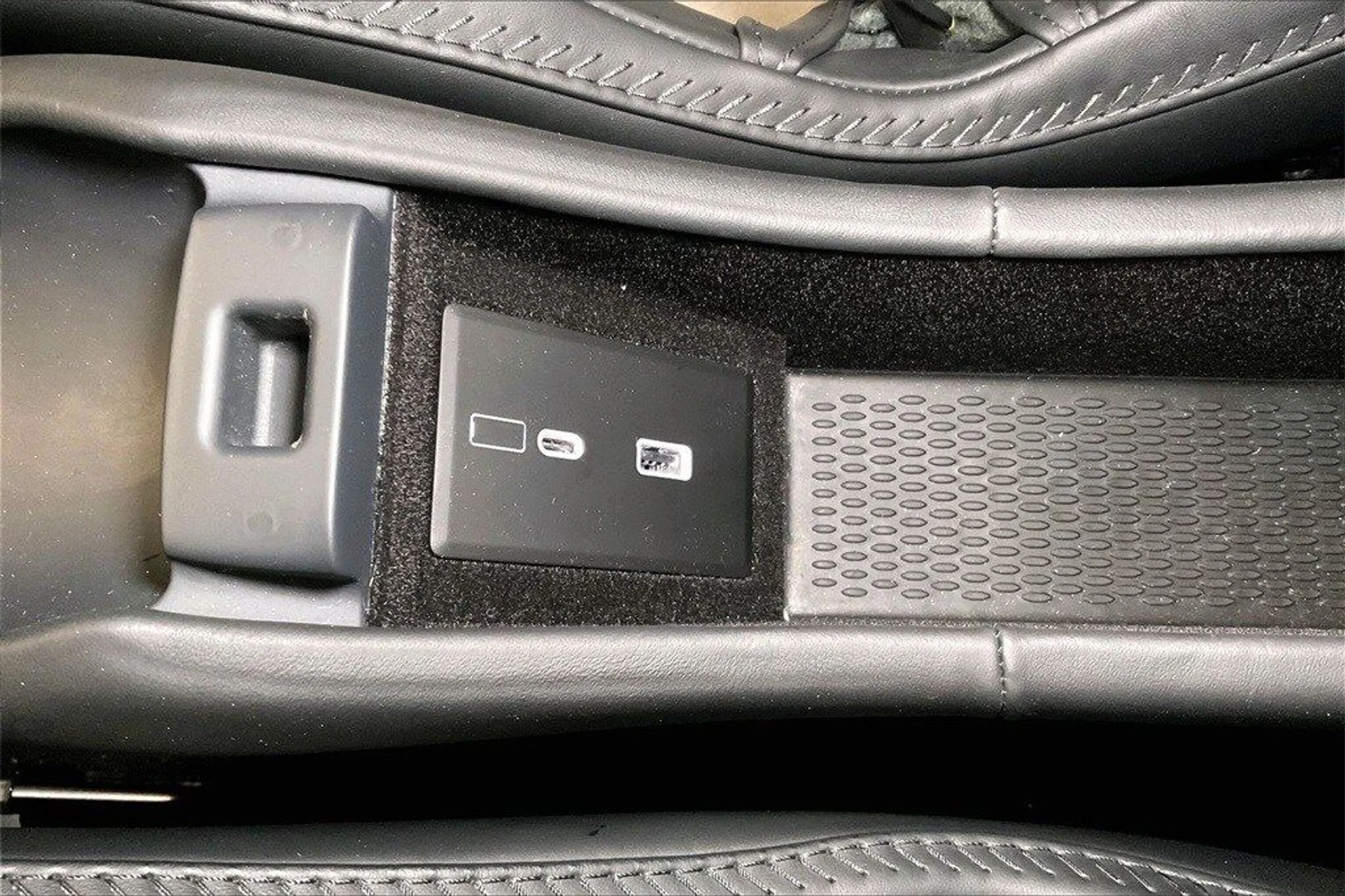 mph034_2266590509_1ad2c9463b57d47c700aba4bb249044ax_b30ef31e70