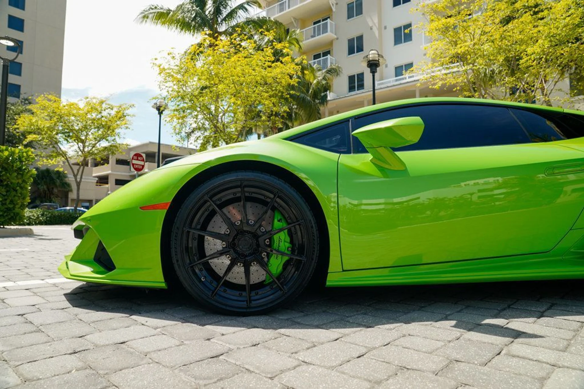 mph034_2269599367_used_2020_lamborghini_huracan_evo_coupeawd_14354_22890839_35_1024_6d6edc9585
