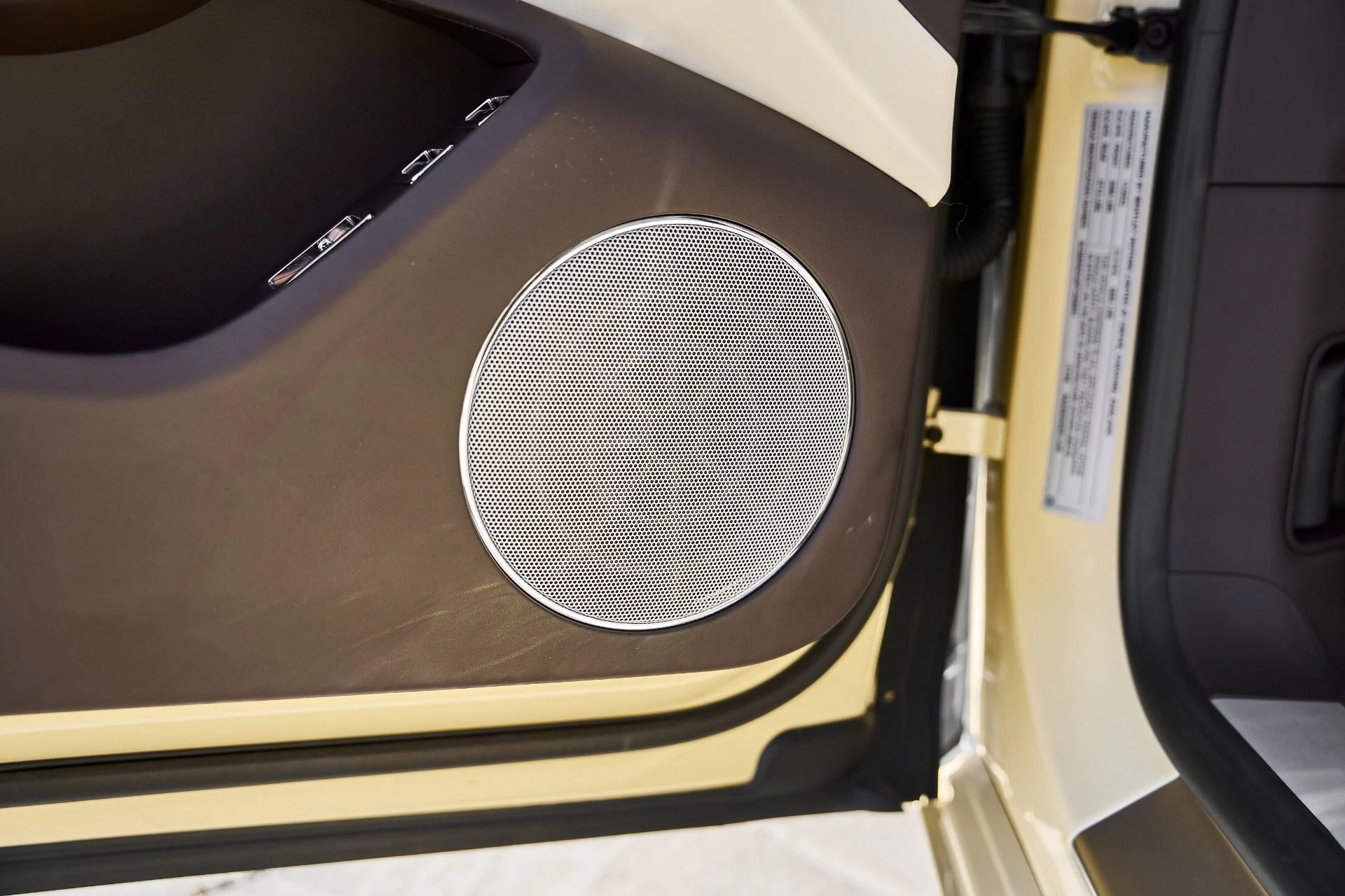 mph034_2270229421_Used_2023_Bentley_Flying_Spur_Hybrid_Odyssean_Edition_1770692464_017fc88b83