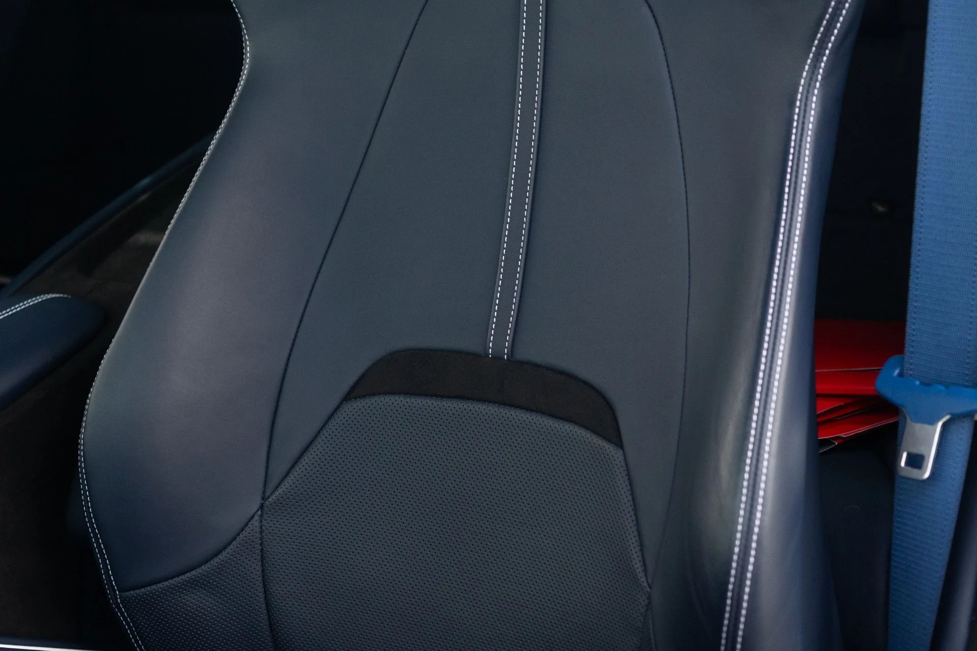 mph034_2271020252_Used_2022_Ferrari_Roma_1764790245_dbe79446ce