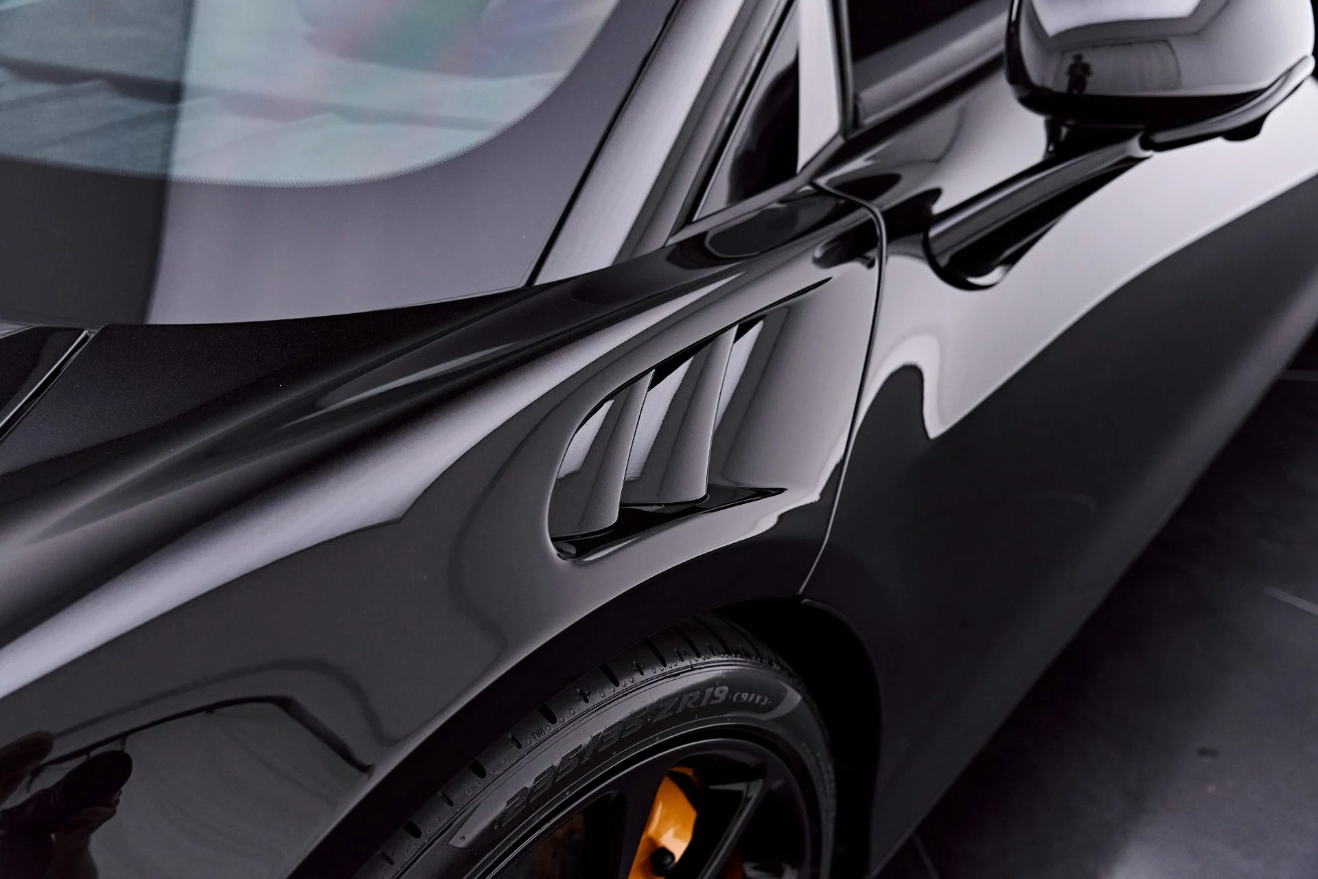 mph034_2273428929_Used_2026_Mc_Laren_Artura_Vision_1777507479_f3b6a317f9