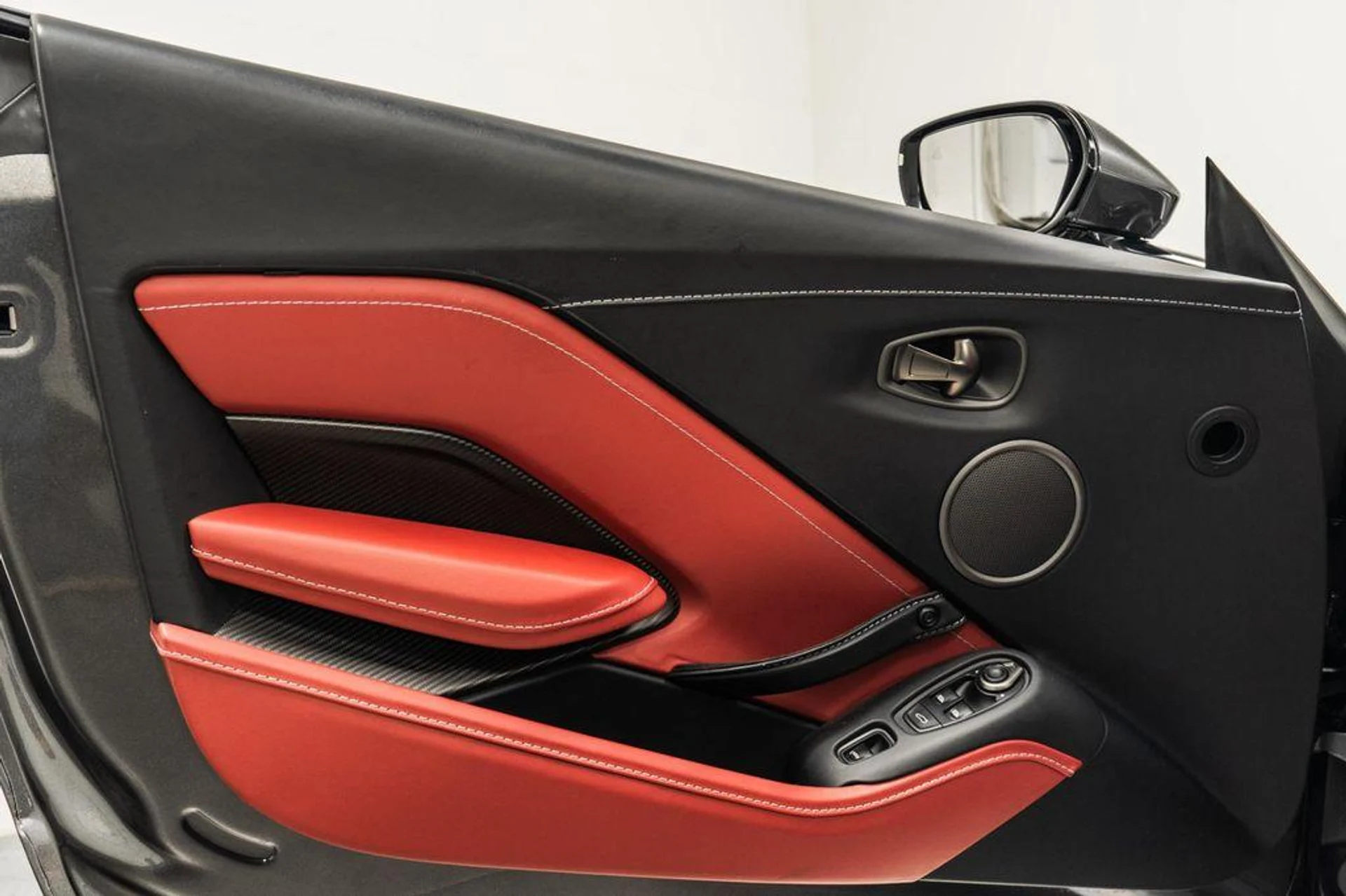 mph034_2273454446_m_Uq_QT_5m_Uz45_H_Vz_PHF_64_Af6_J_Qq_IM_60c2e8284b