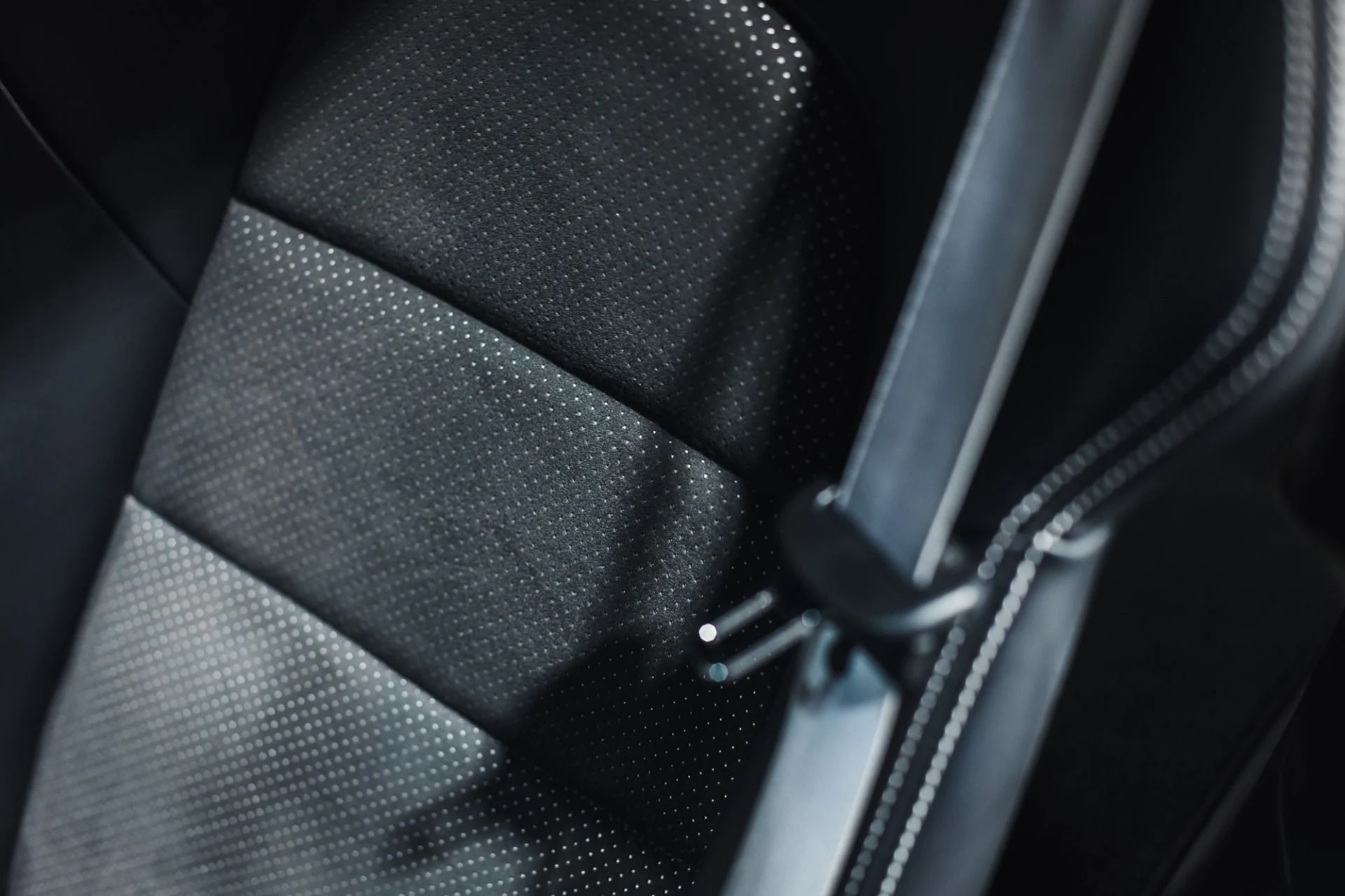 mph034_2286804772_Used_2022_Porsche_911_GT_3_Chalk_CC_Bs_Tasteful_Upgrades_1775764800_72bebd2a3c