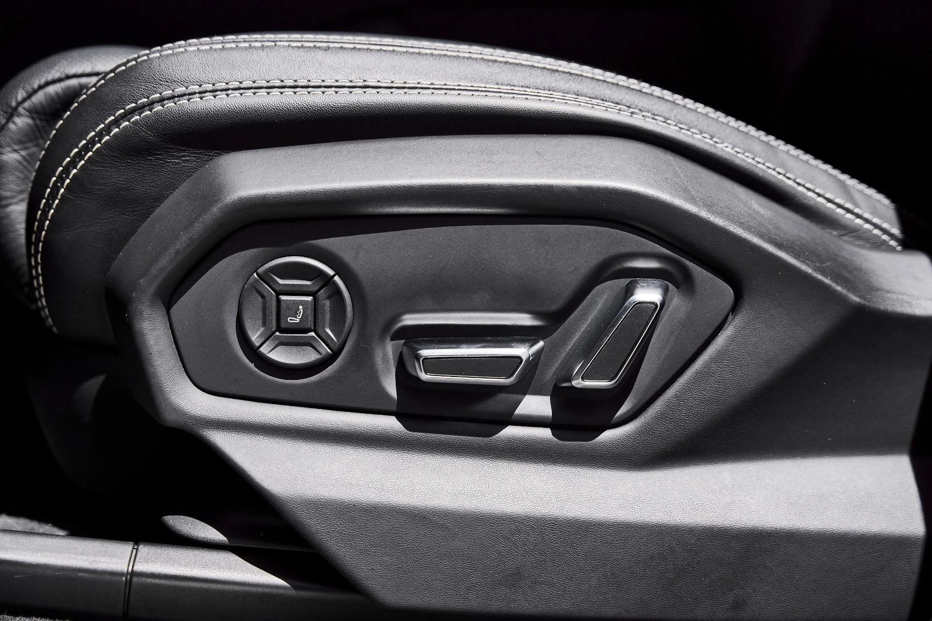 mph034_2287962914_Used_2022_Lamborghini_Urus_1778790381_9603a39a6b