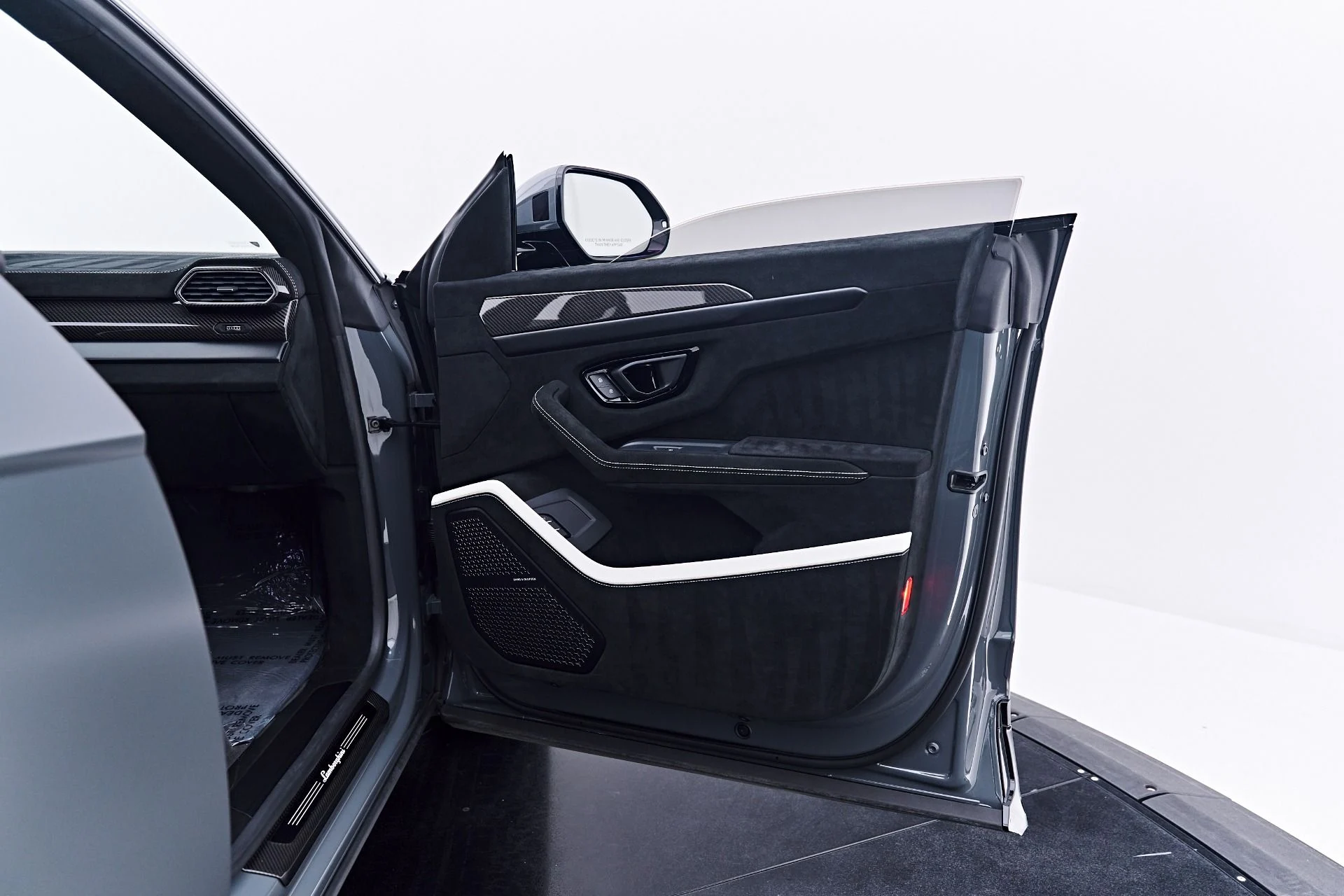 mph034_2289560333_Used_2023_Lamborghini_Urus_Performante_1785711264_b31f793c89