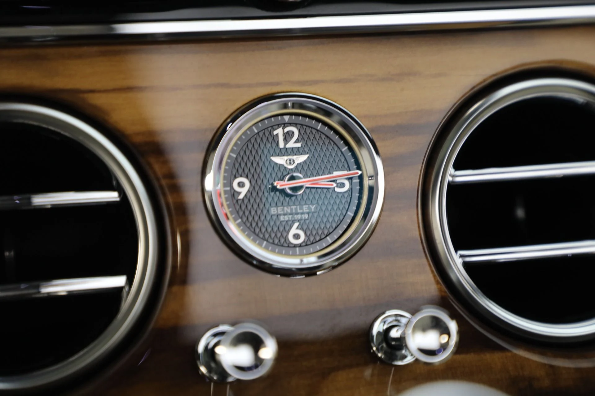 mph034_230477115_Used_2022_Bentley_Continental_GTC_V8_65bc33d162