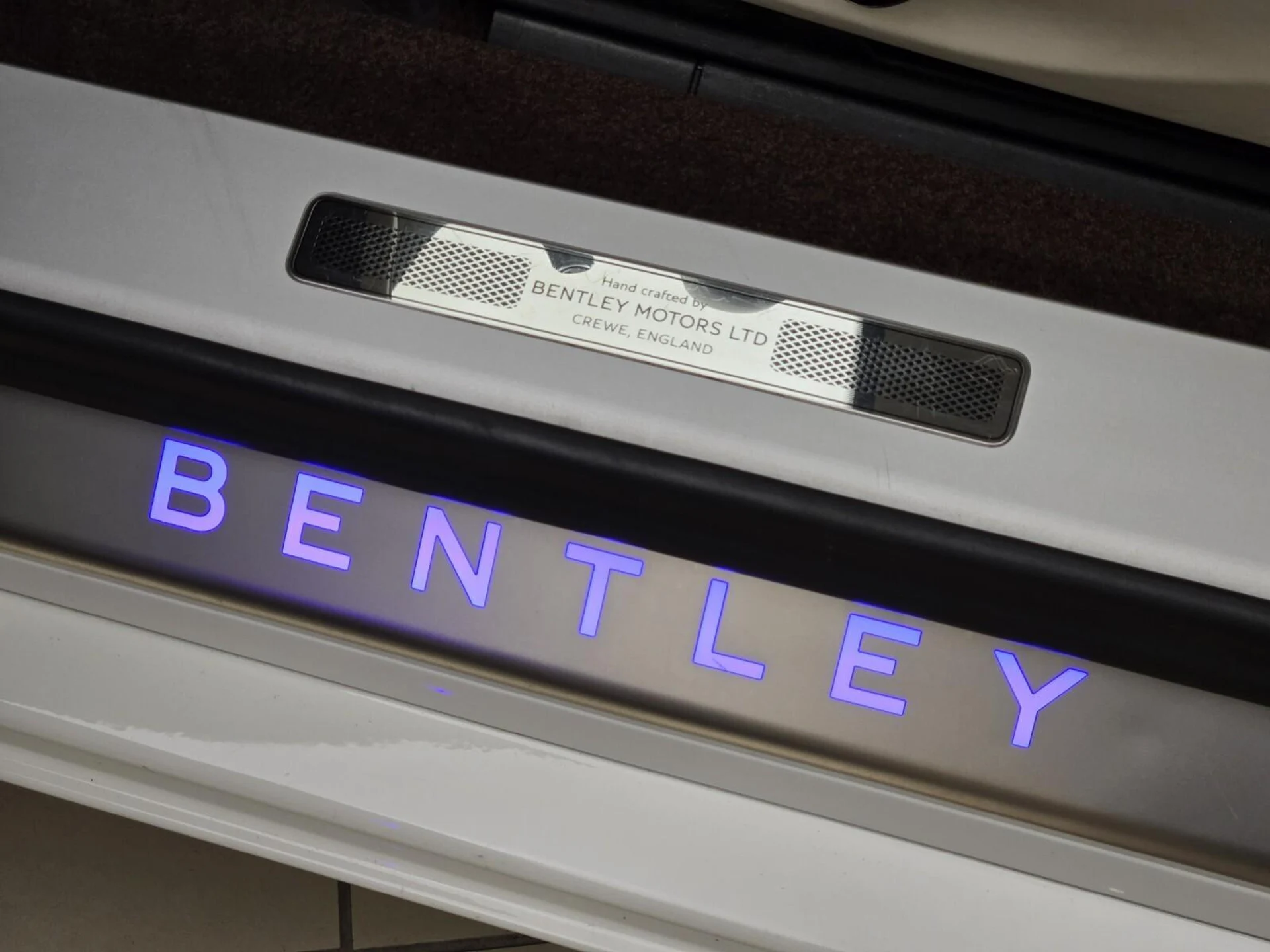 mph034_2345956718_Used_2022_Bentley_Continental_GT_V8_1763539456_343c4c950c