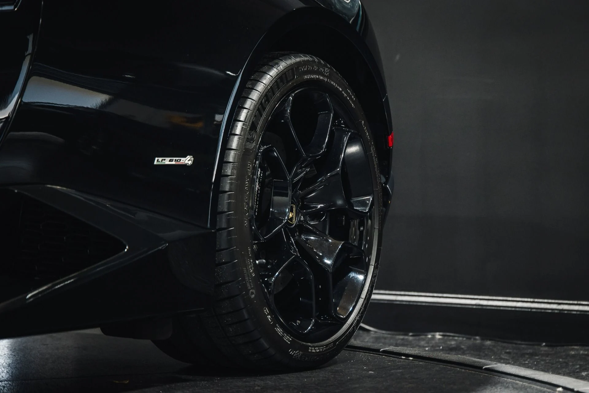 mph034_2355308362_Used_2017_Lamborghini_Huracan_LP_610_4_1775435586_e3dea452dc