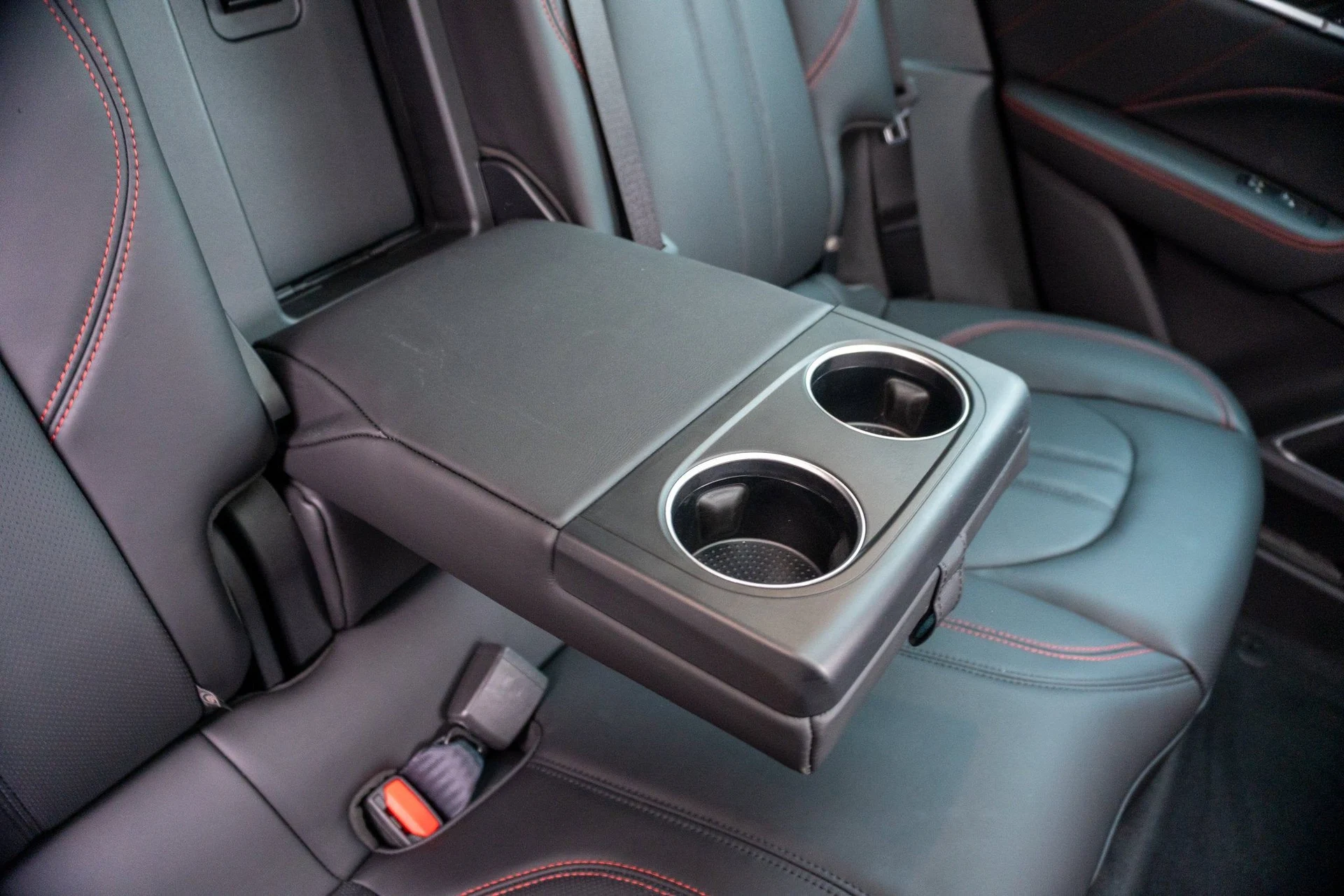 mph034_2382053435_5f1b27617532482790cc925caf3d2c9d_5496867d27