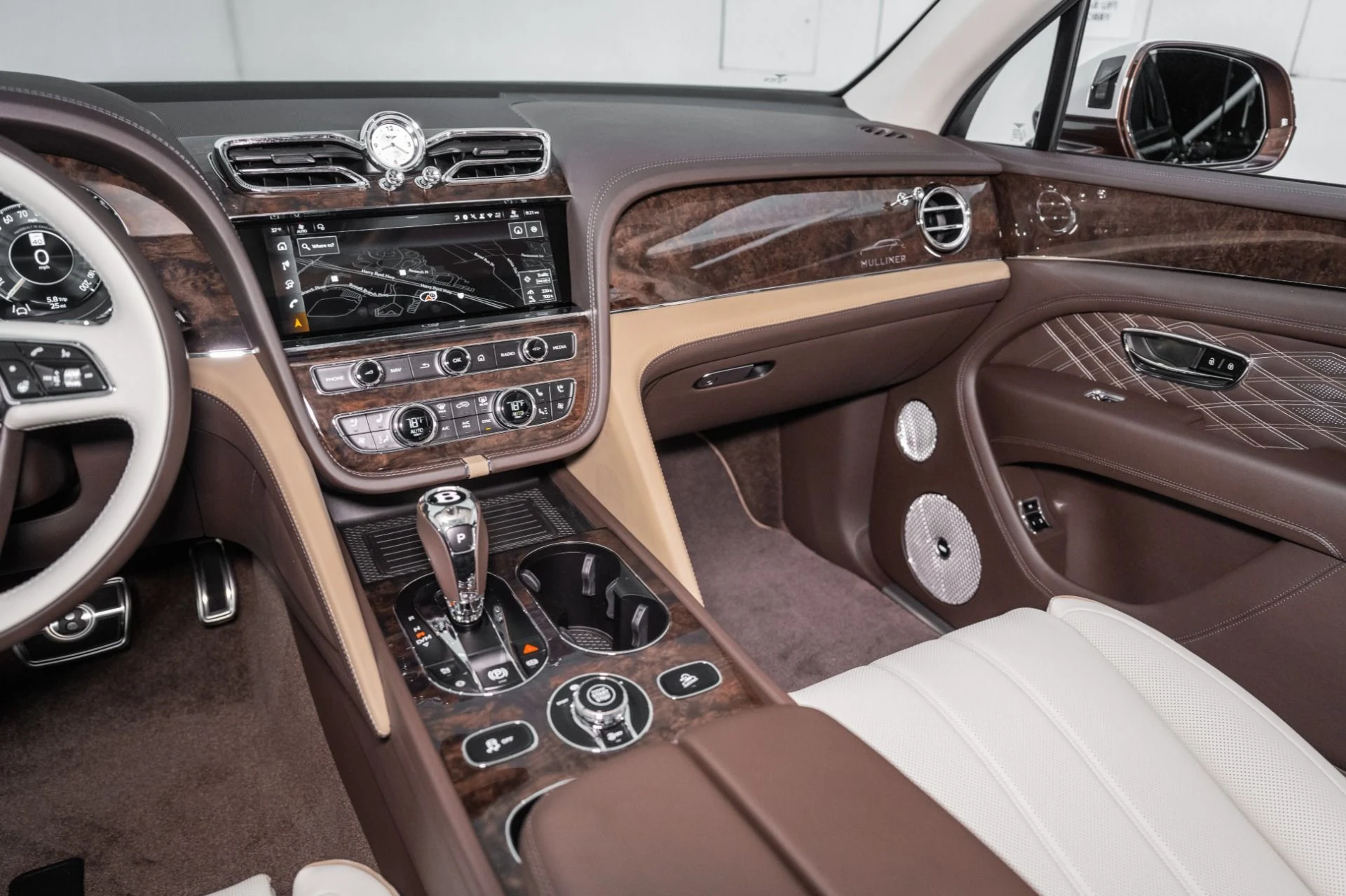 mph034_2387333921_Used_2025_Bentley_Bentayga_EWB_Mulliner_1762964457_21ba1d8445