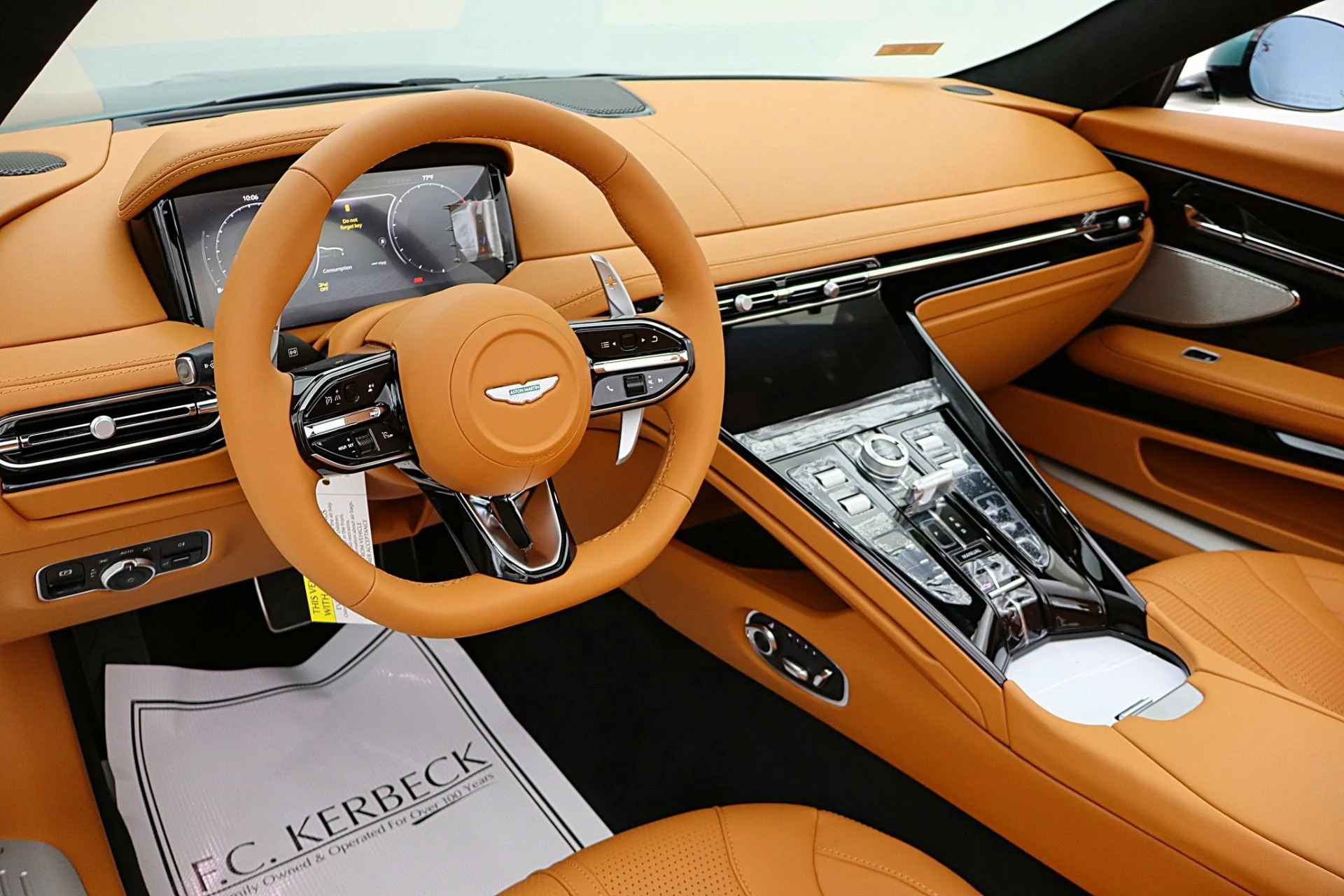 mph034_2388083959_New_2026_Aston_Martin_DB_12_Volante_522345522e