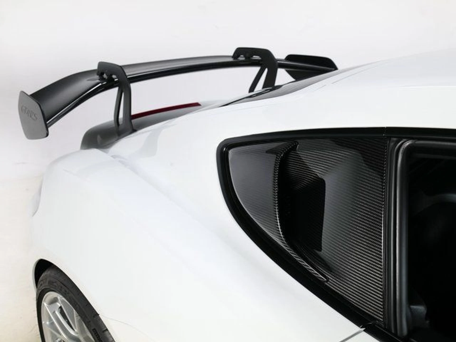 mph034_2389689280_17cb4f7f60011847a6f841278613934e_10c9edae40