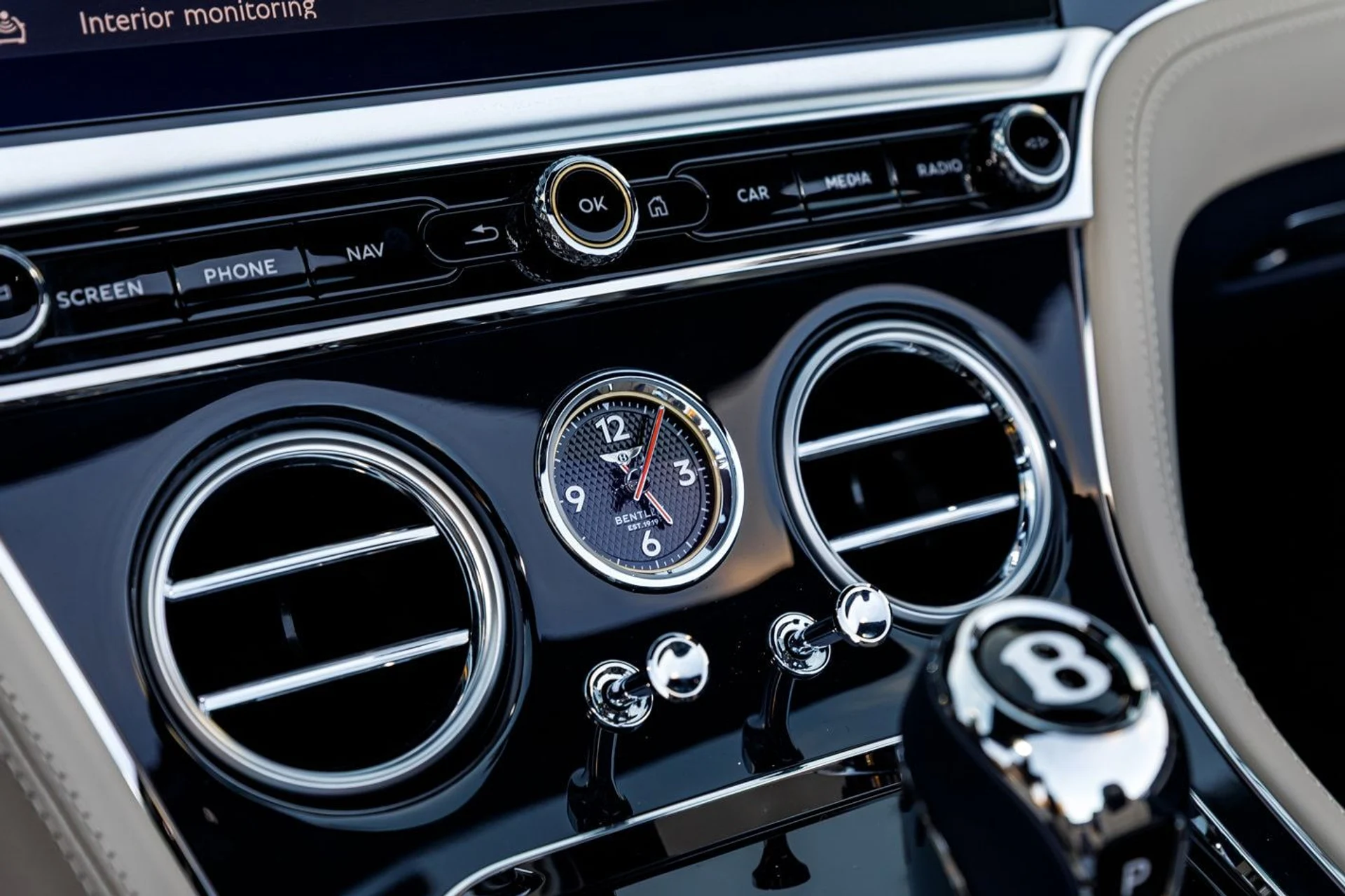 mph034_2392334711_a458f8fcb0216bba64663f28f61e3ecex_044e058597