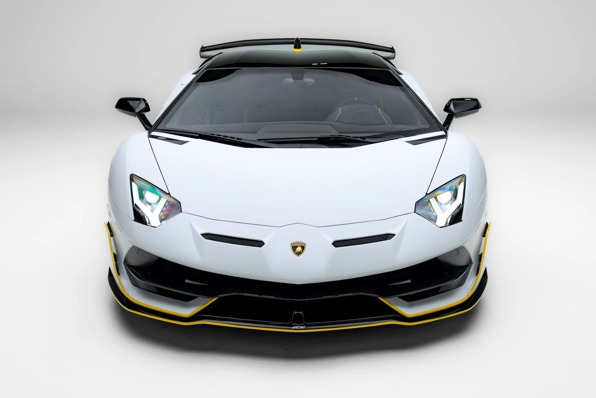 mph034_2396113346_Used_2021_Lamborghini_Aventador_LP_770_4_SVJ_1776372314_626223a838