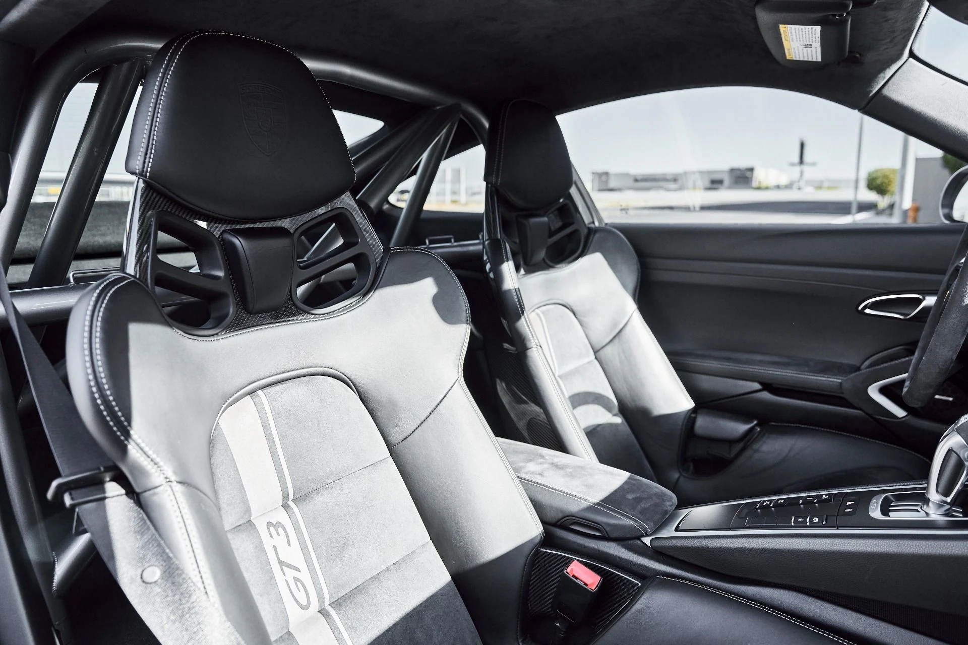 mph034_2411175123_Used_2018_Porsche_911_GT_3_1778891450_96442afd8c