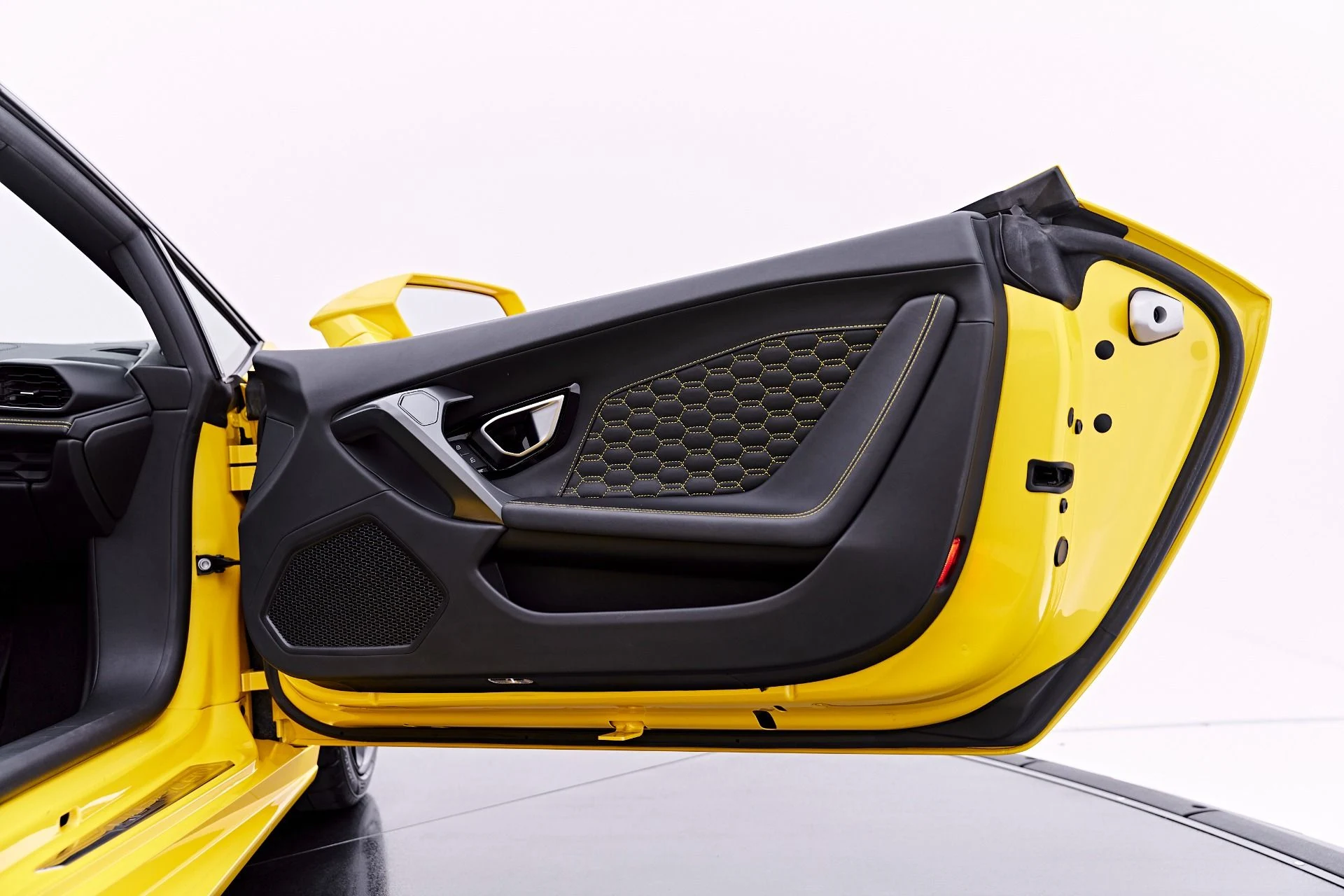 mph034_2412605858_Used_2018_Lamborghini_Huracan_LP_580_2_S_1784246826_f9641ec0a8