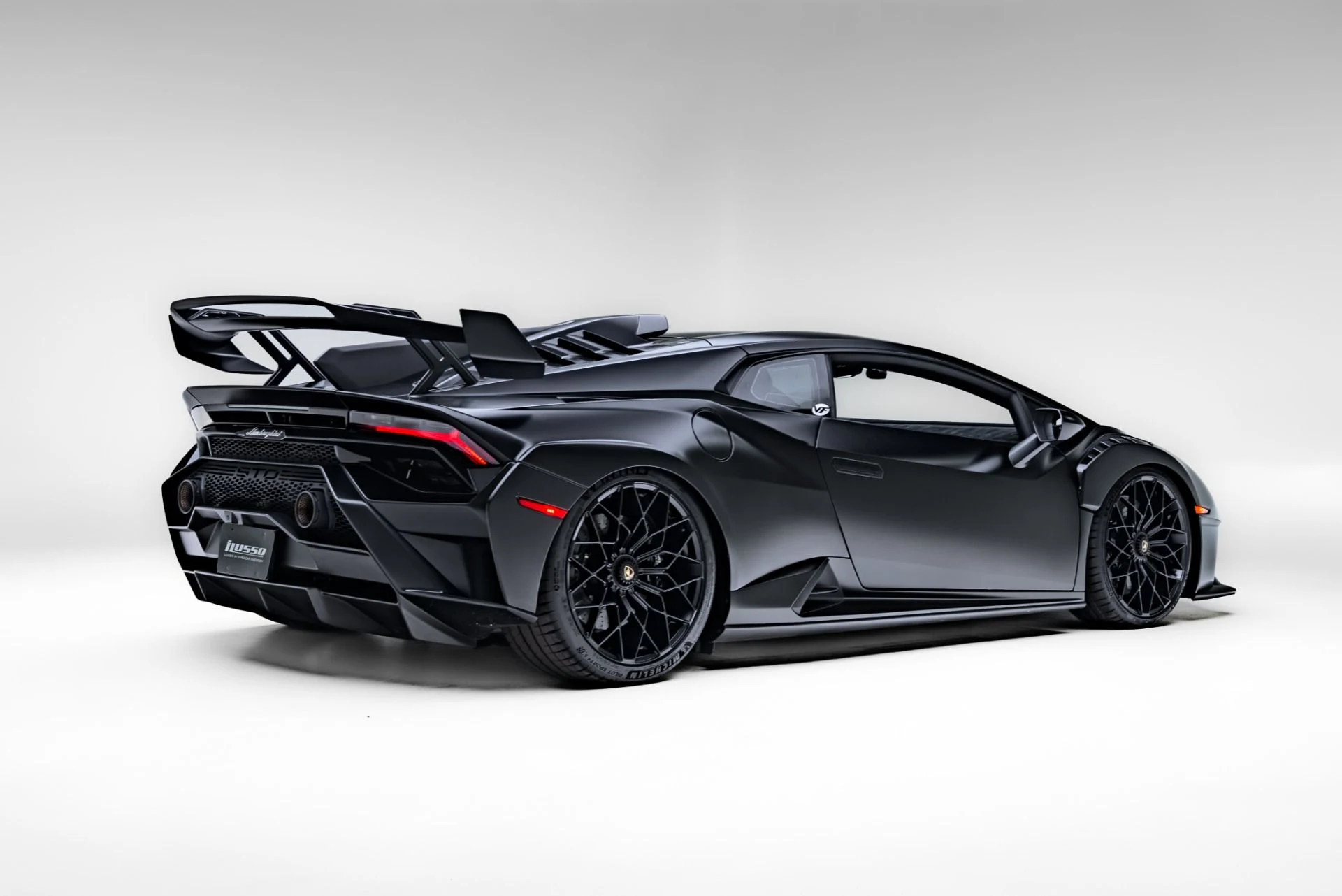 mph034_2433396983_Used_2022_Lamborghini_Huracan_STO_1771969691_4817631fc3