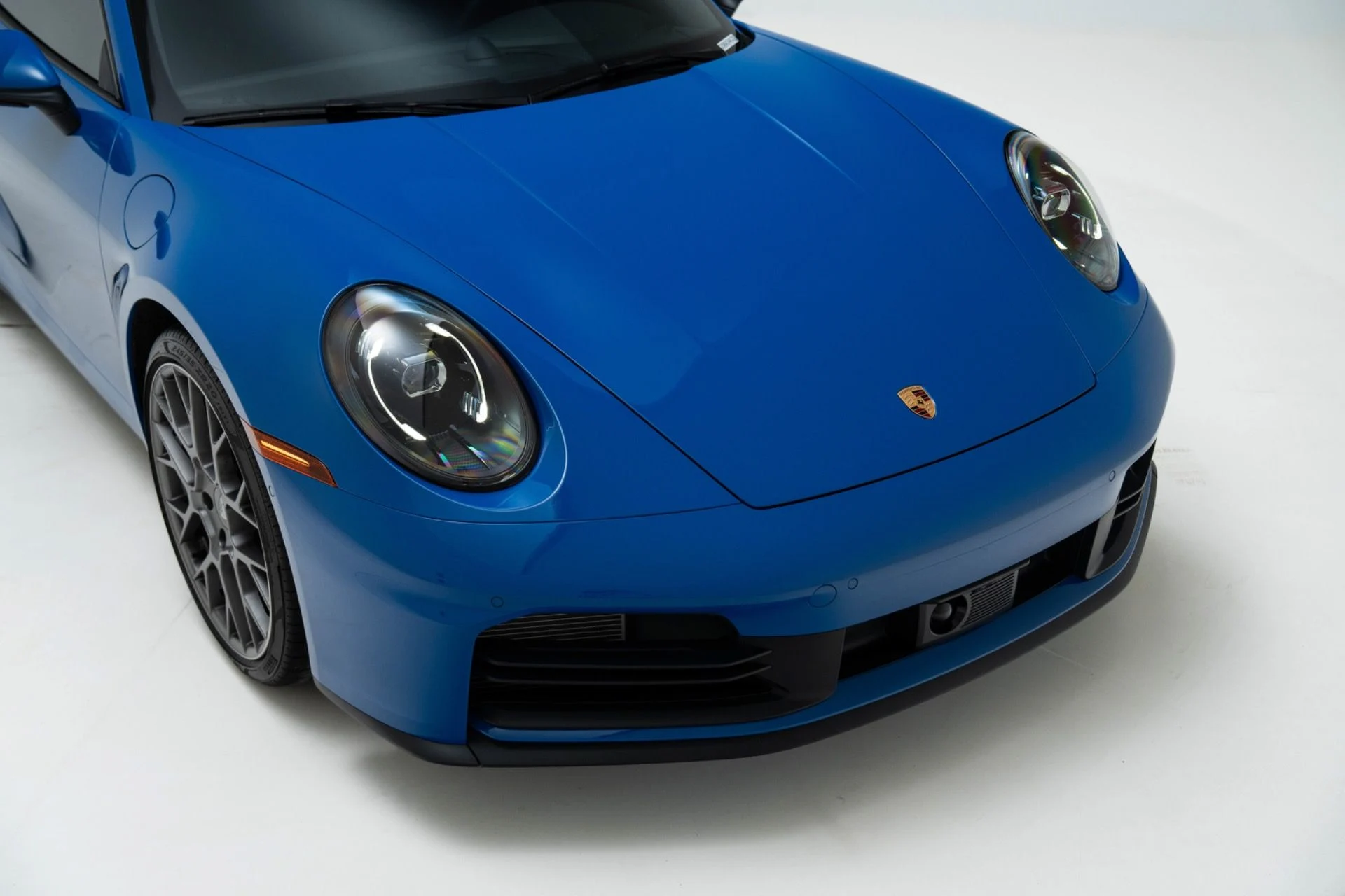 mph034_2436415790_Used_2025_Porsche_911_Carrera_1782341868_3df8ec6e74