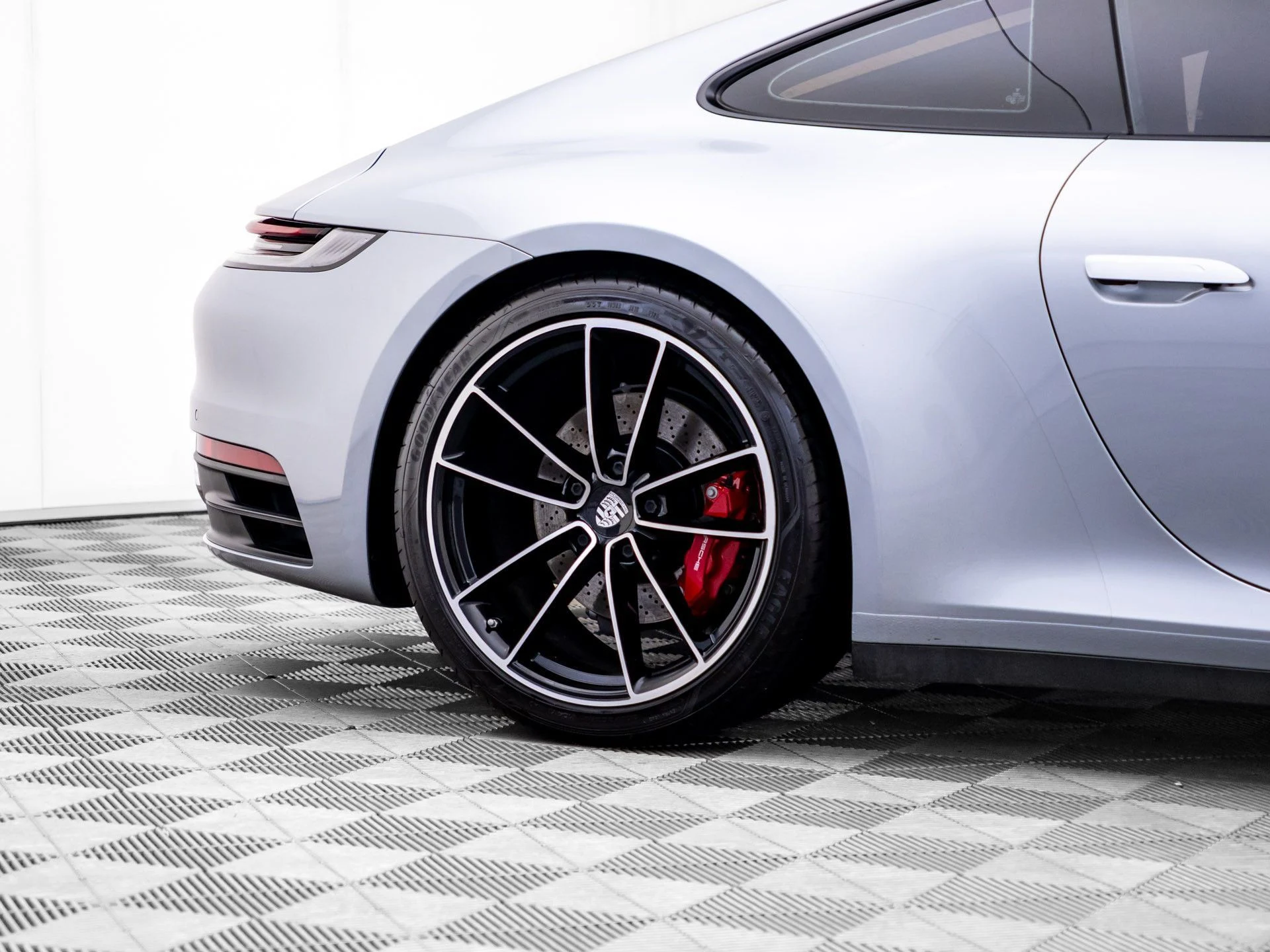 mph034_2436910685_81d717bf57c2a2fd648ed028ffaffa8dx_5d184c4c63