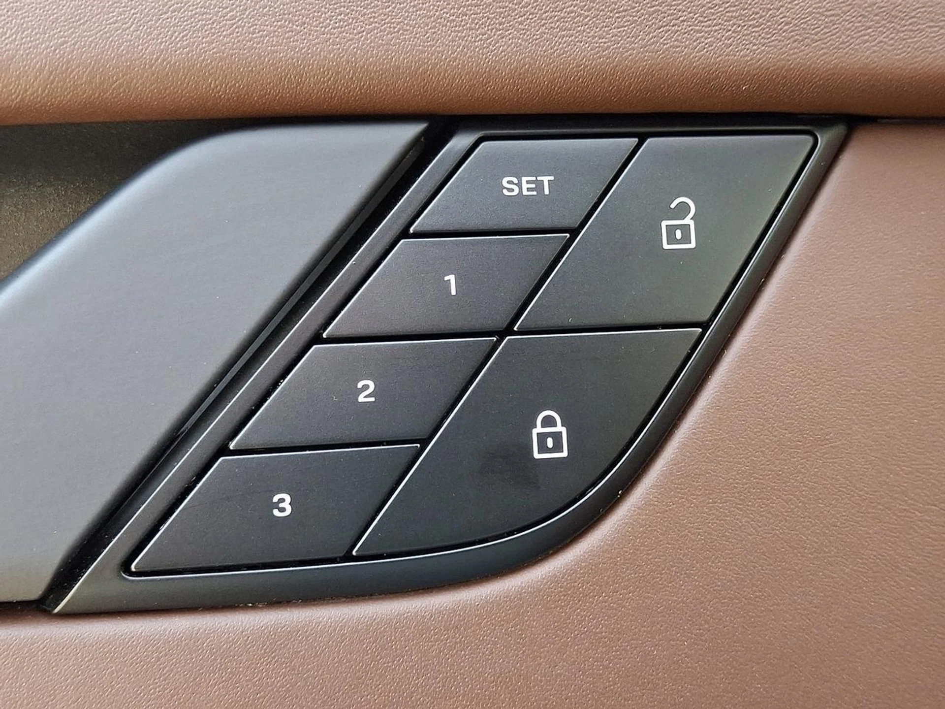 mph034_2437469046_0c1b15ba975a8821d81ab654c4830c42_64a97a65d0