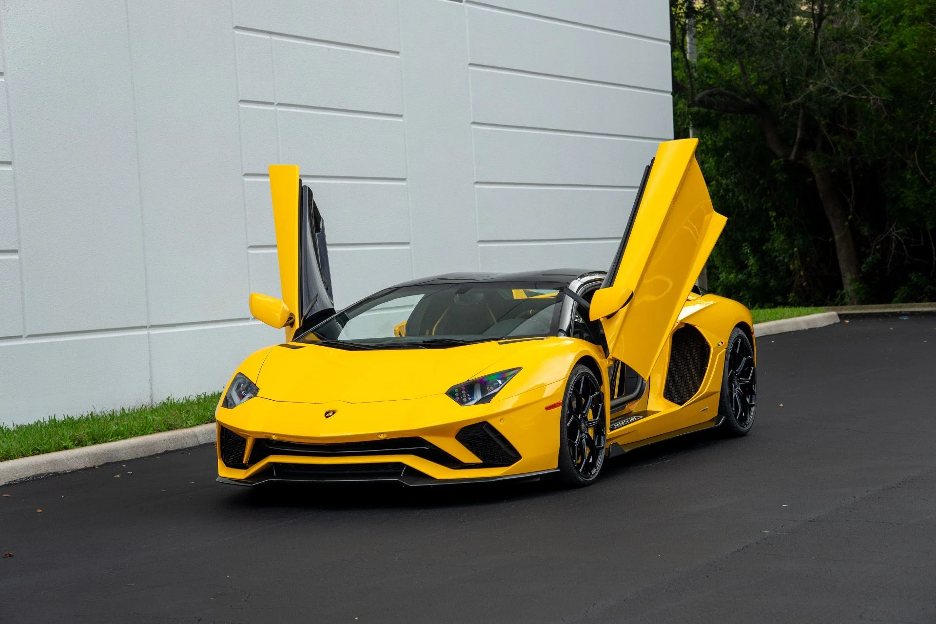mph034_2456736523_Used_2022_Lamborghini_Aventador_LP_780_4_Ultimae_1757714109_83cff5c198