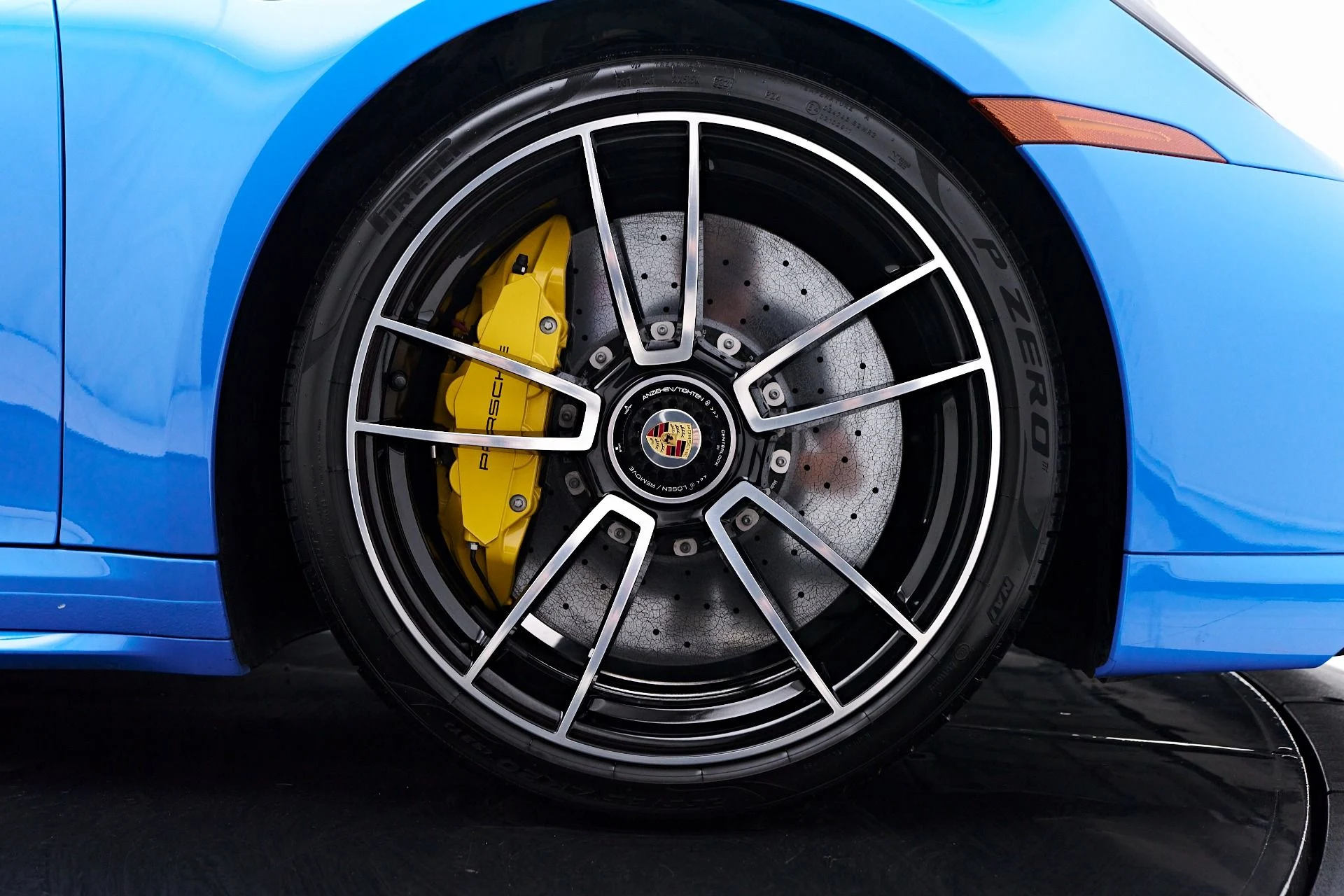 mph034_246374767_Used_2023_Porsche_911_Turbo_S_1755219386_140dc0e314