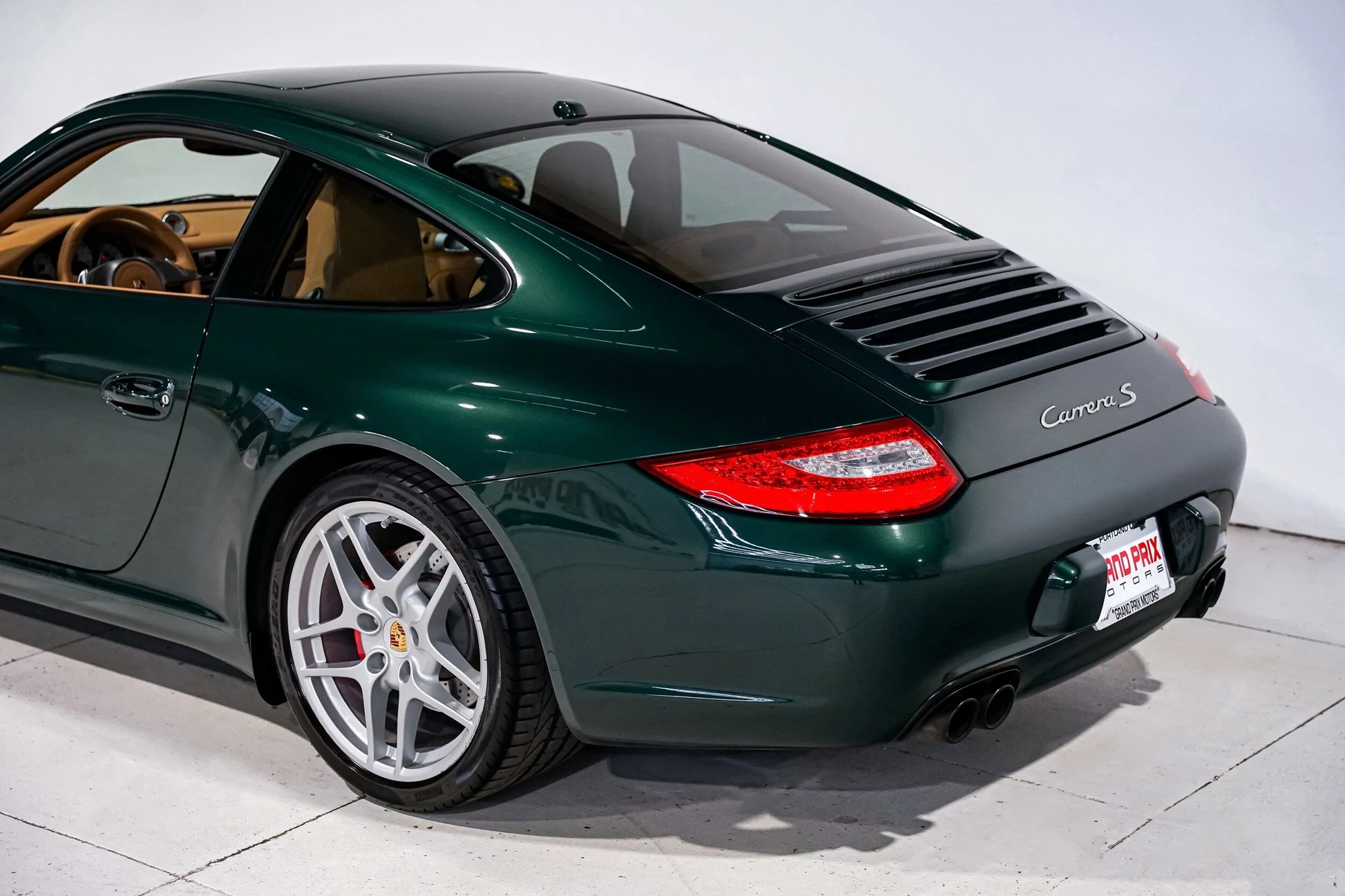 mph034_2465628144_21f761925694eec15ed916bf792f6020x_ee658c202b