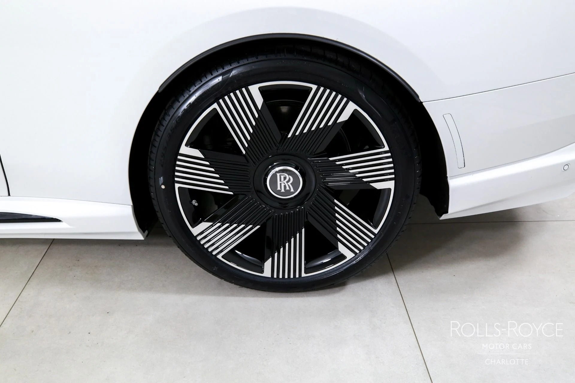 mph034_2476181138_Used_2024_Rolls_Royce_Spectre_1776091344_30a13a8934