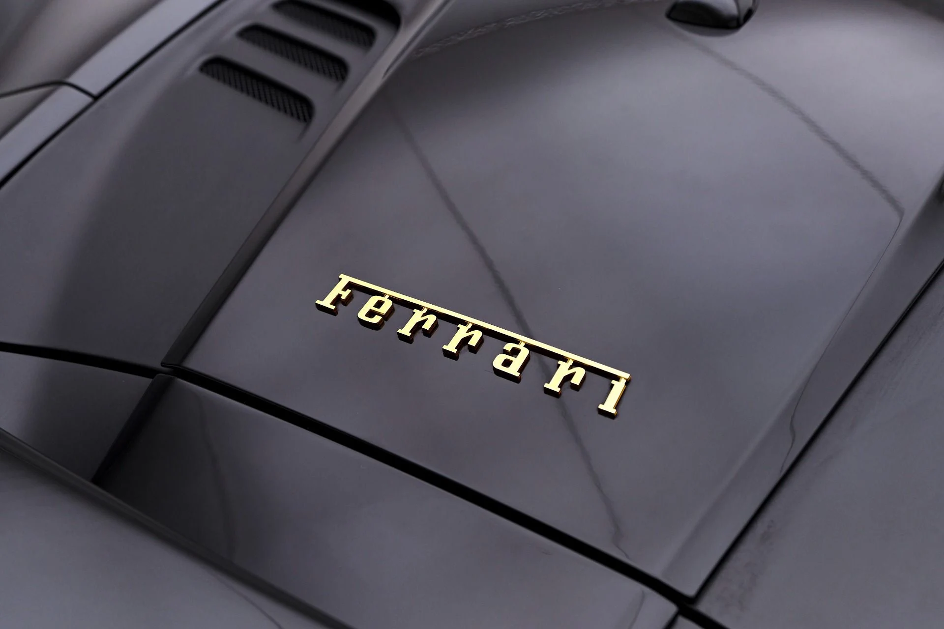 mph034_2482491054_Used_2022_Ferrari_F8_Spider_Base_1757638634_5ff03d2444